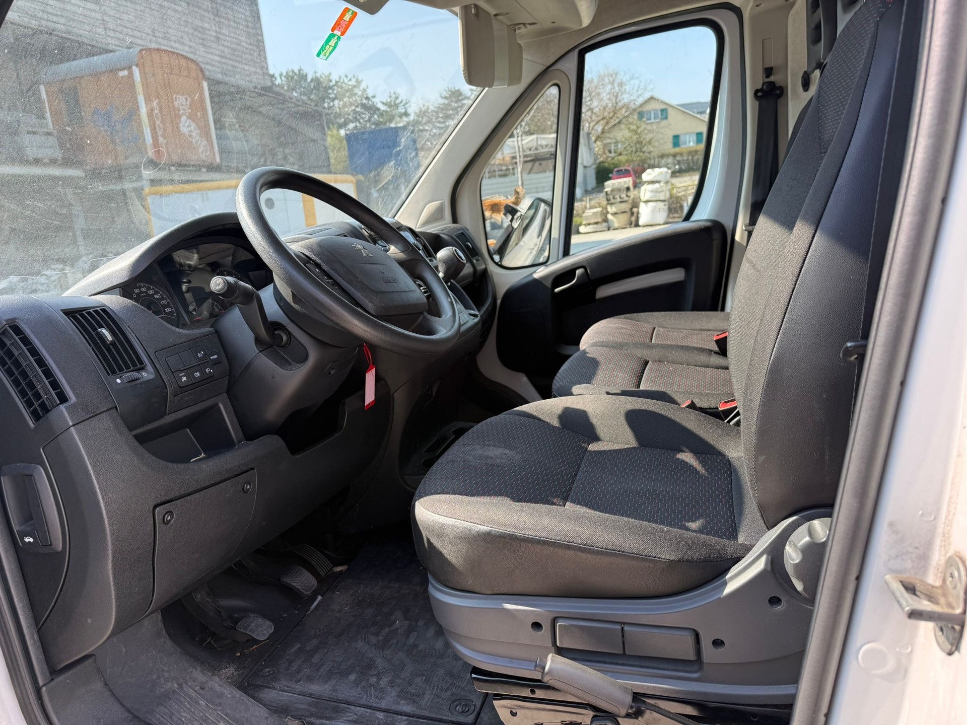 PEUGEOT Boxer 2.2 HDI 335 Pro L2H2-image-6
