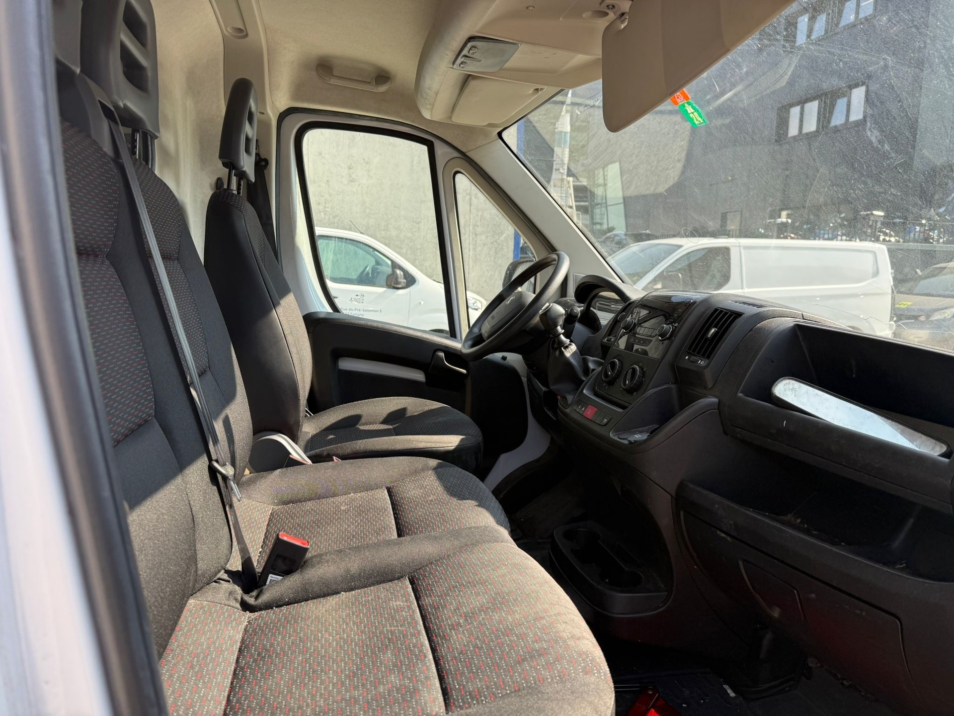 PEUGEOT Boxer 2.2 HDI 335 Pro L2H2-image-9