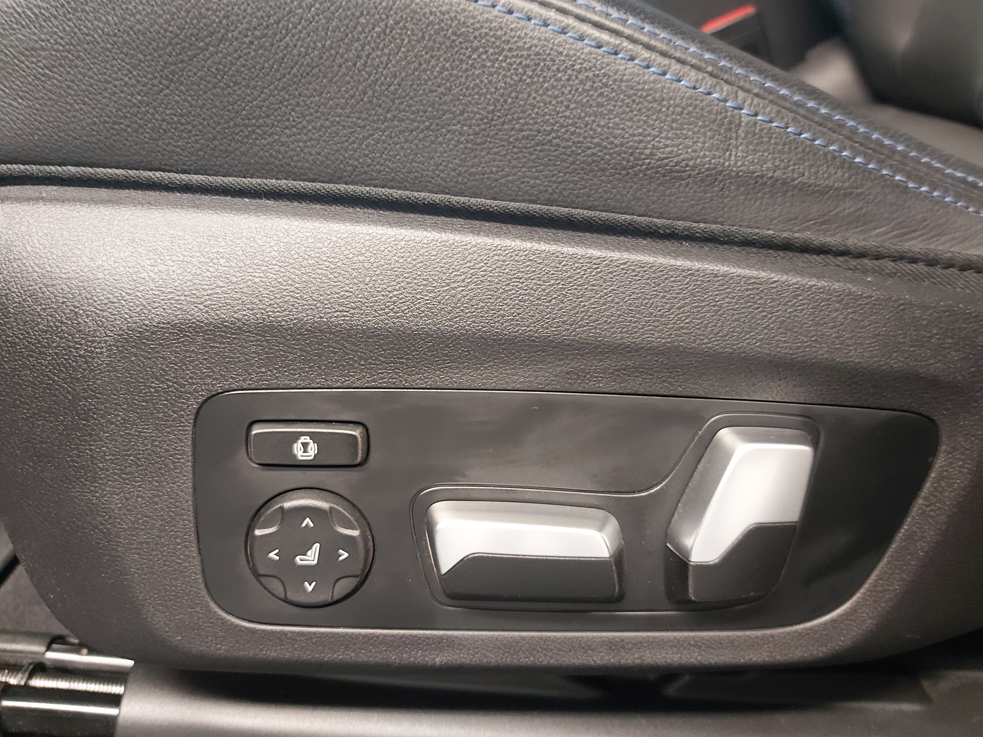 BMW X3 M40d-image-16