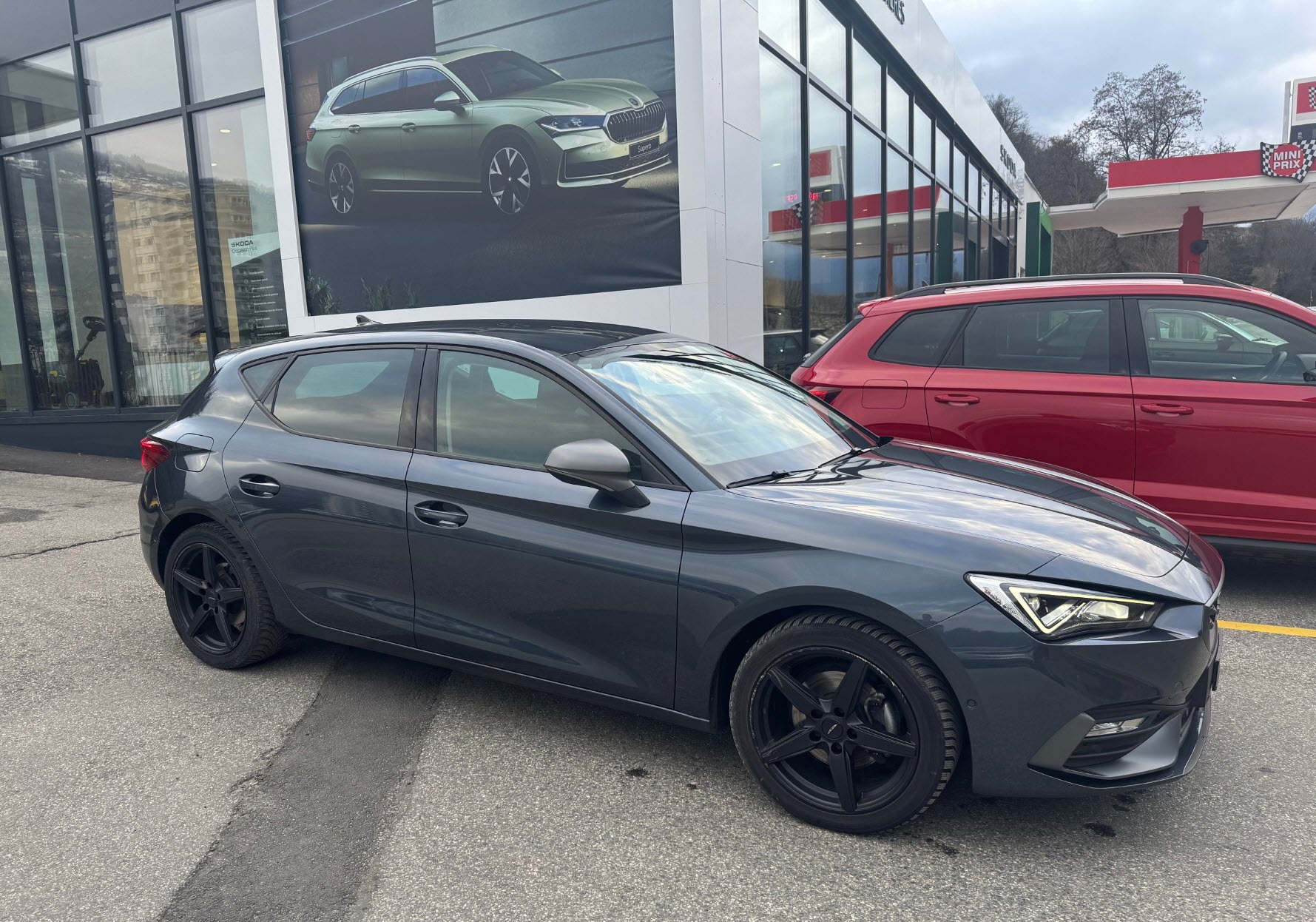 SEAT Leon 1.5 eTSI mHEV DSG FR-image-1