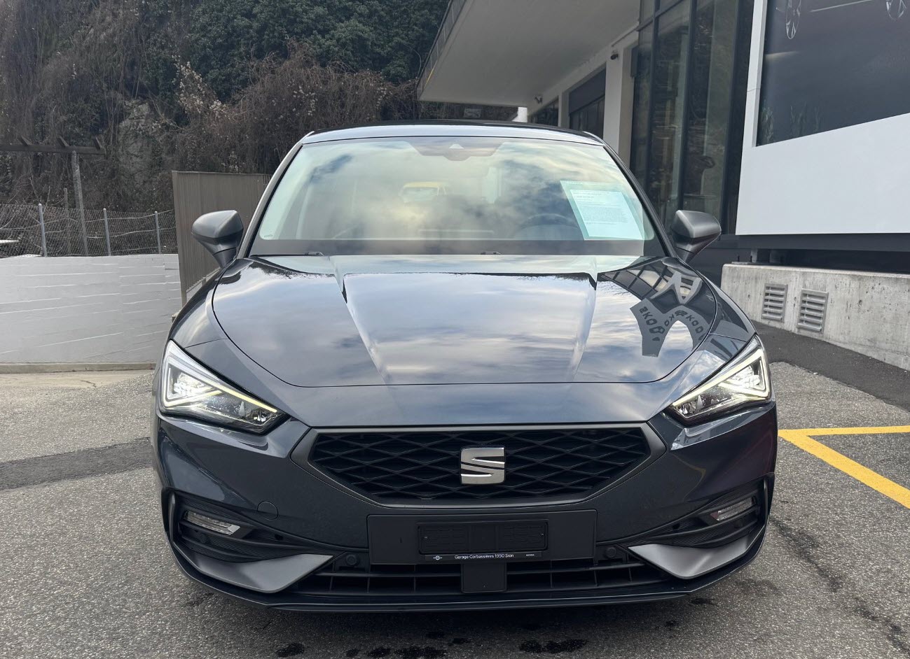 SEAT Leon 1.5 eTSI mHEV DSG FR-image-0