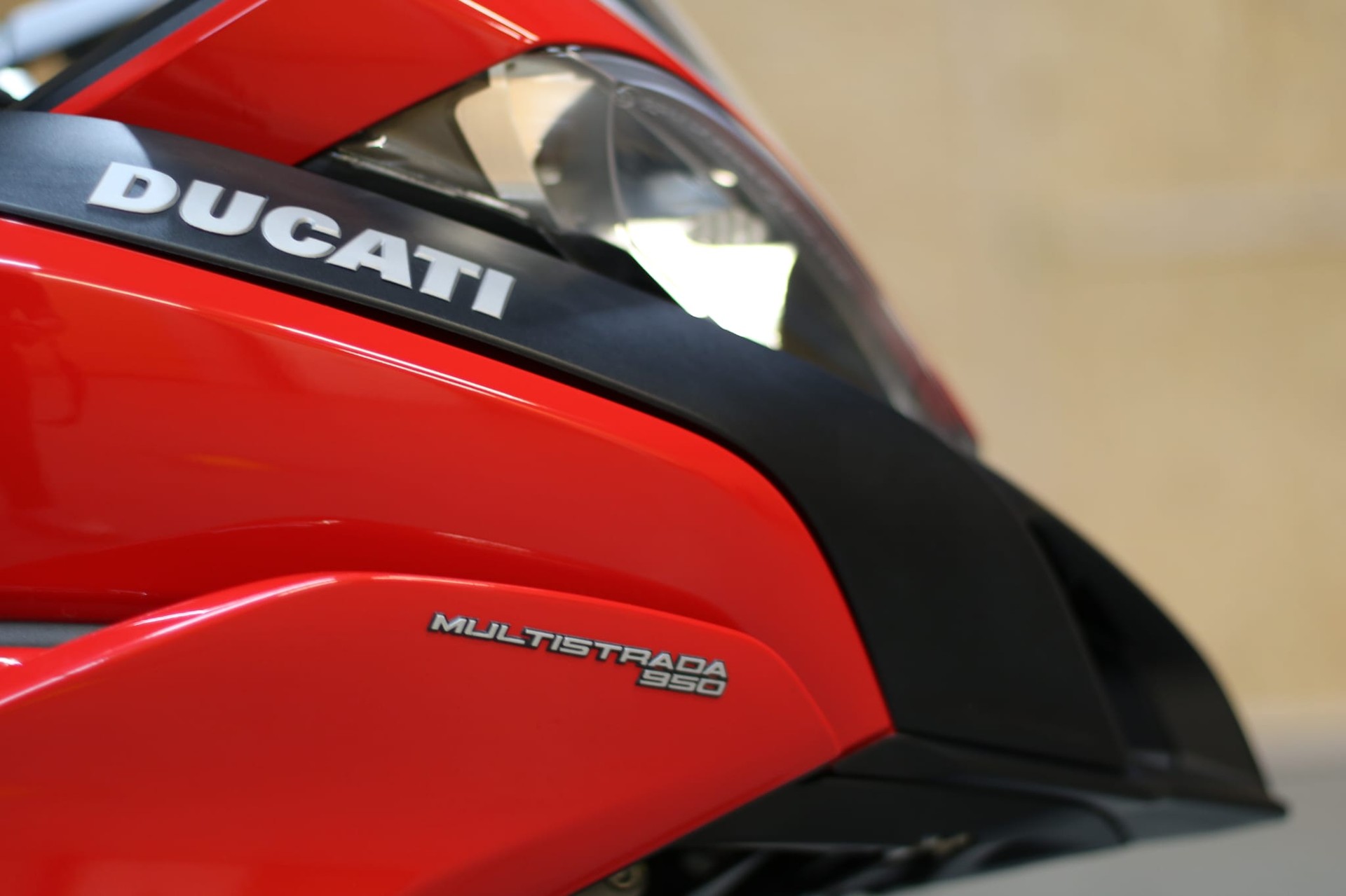 DUCATI Multistrada 950 Touring Pack-showroom-element-2