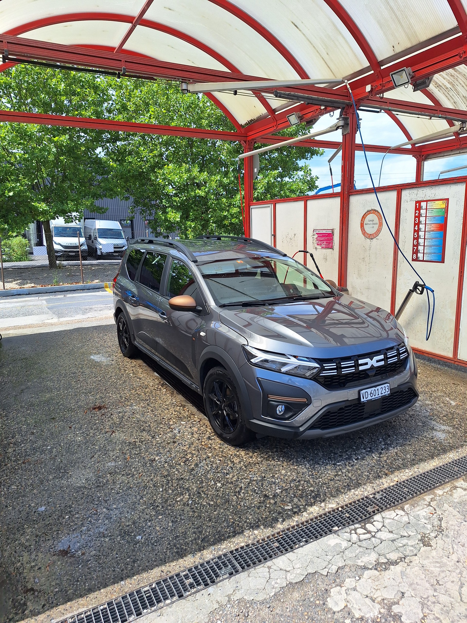 DACIA Jogger TCe 110 Extreme-image-1