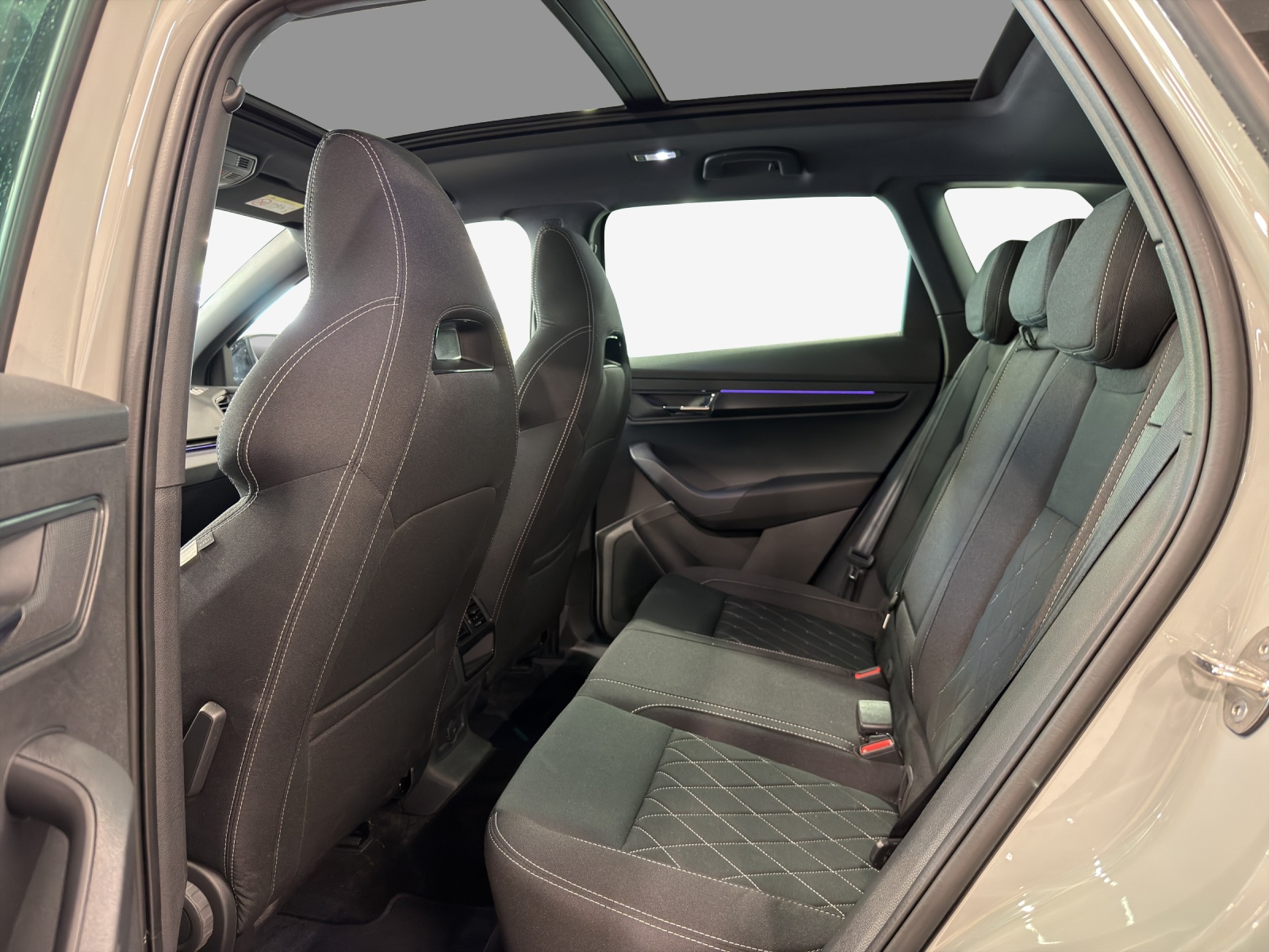 SKODA Karoq 2.0 TSI SportLine 4x4 DSG-image-11