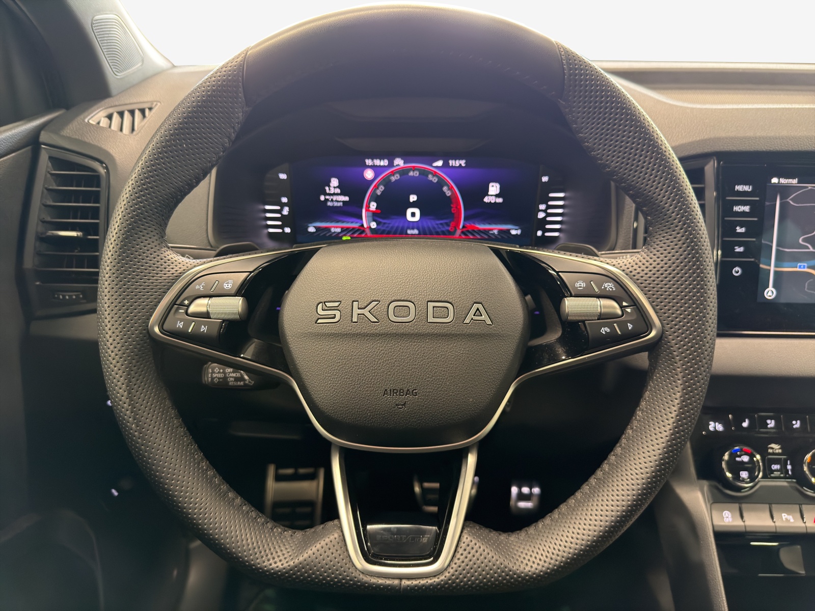 SKODA Karoq 2.0 TSI SportLine 4x4 DSG-image-9