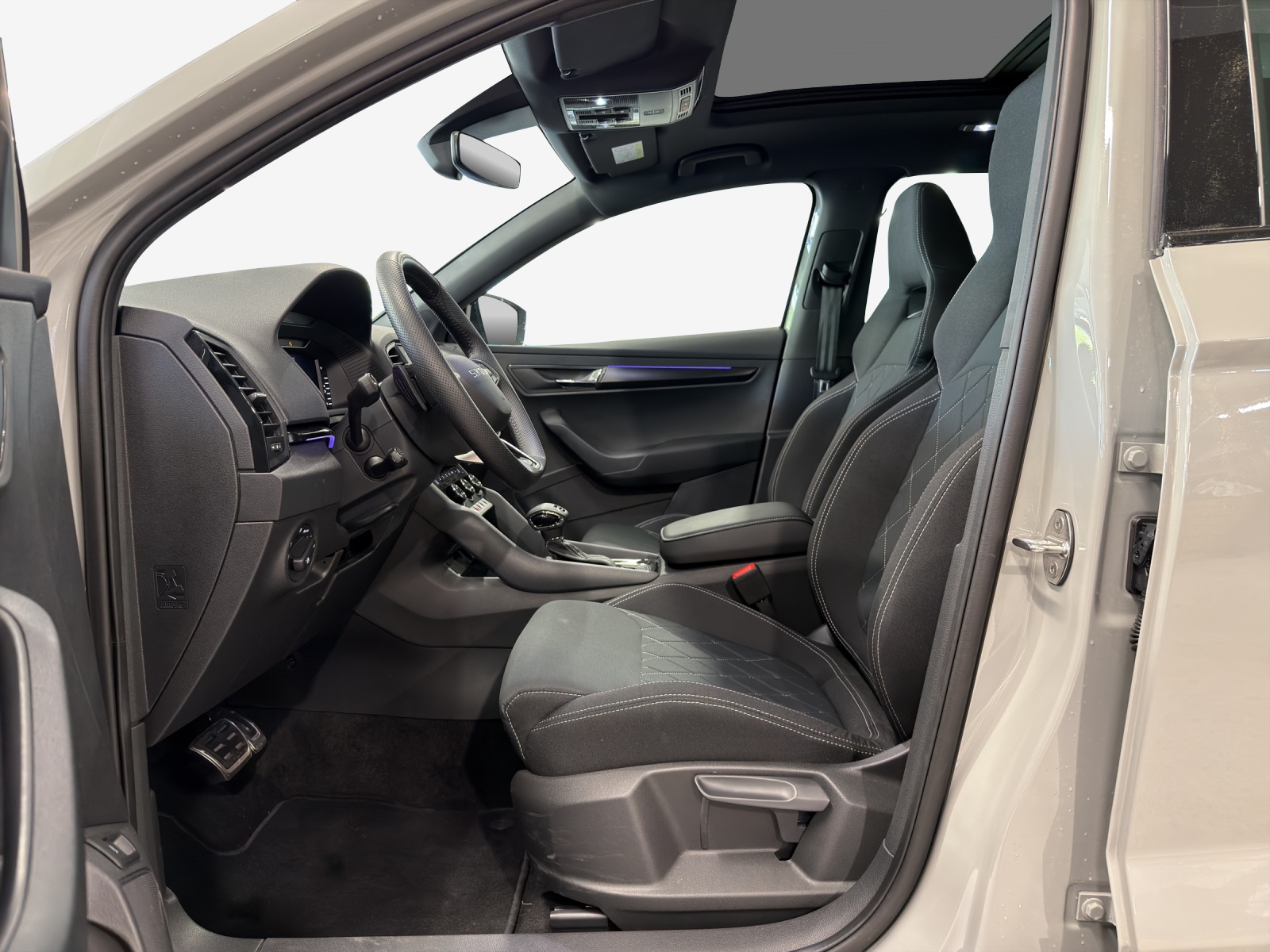 SKODA Karoq 2.0 TSI SportLine 4x4 DSG-image-7