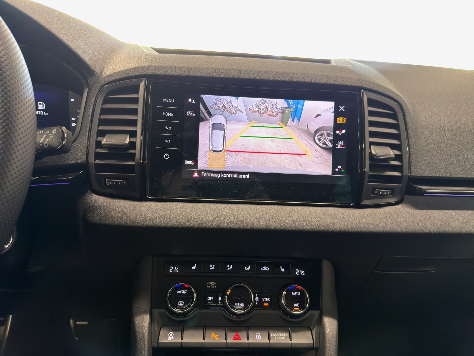SKODA Karoq 2.0 TSI SportLine 4x4 DSG-image-14