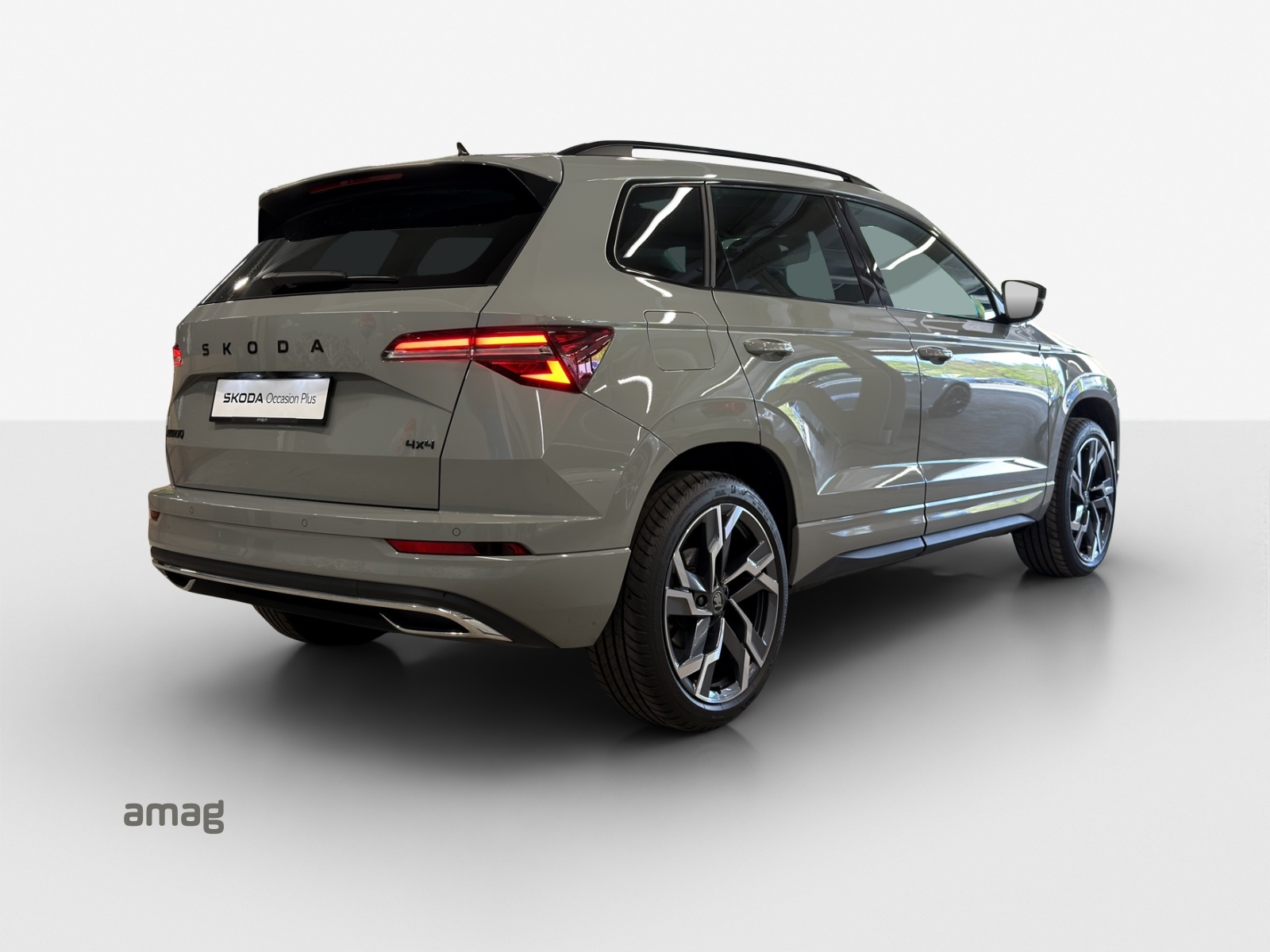 SKODA Karoq 2.0 TSI SportLine 4x4 DSG-image-4