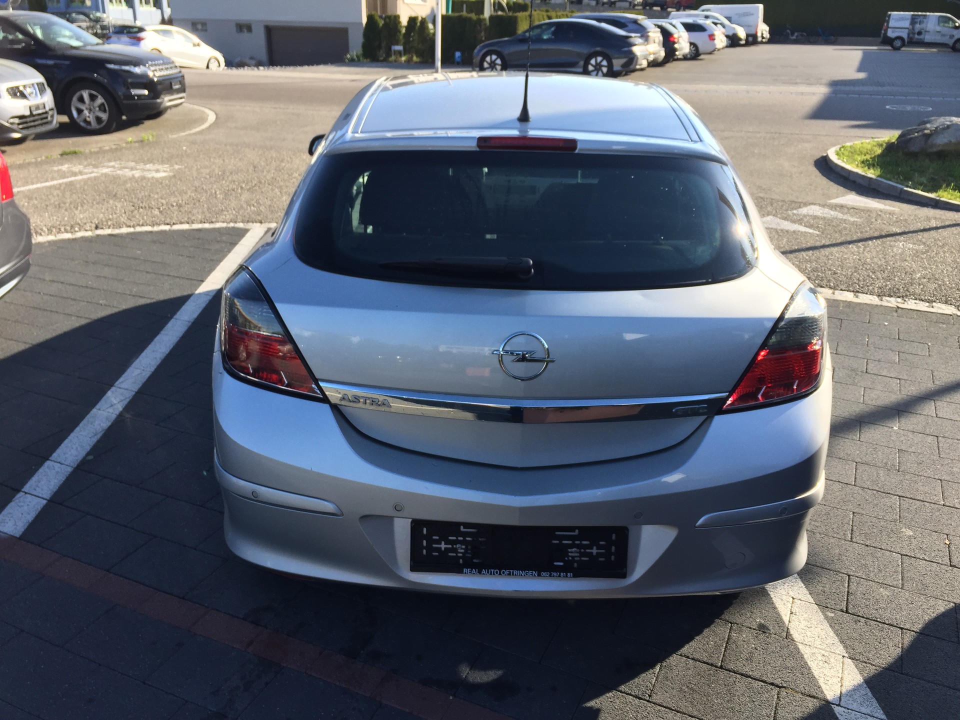 OPEL Astra GTC 1.8i 16V Enjoy-image-3