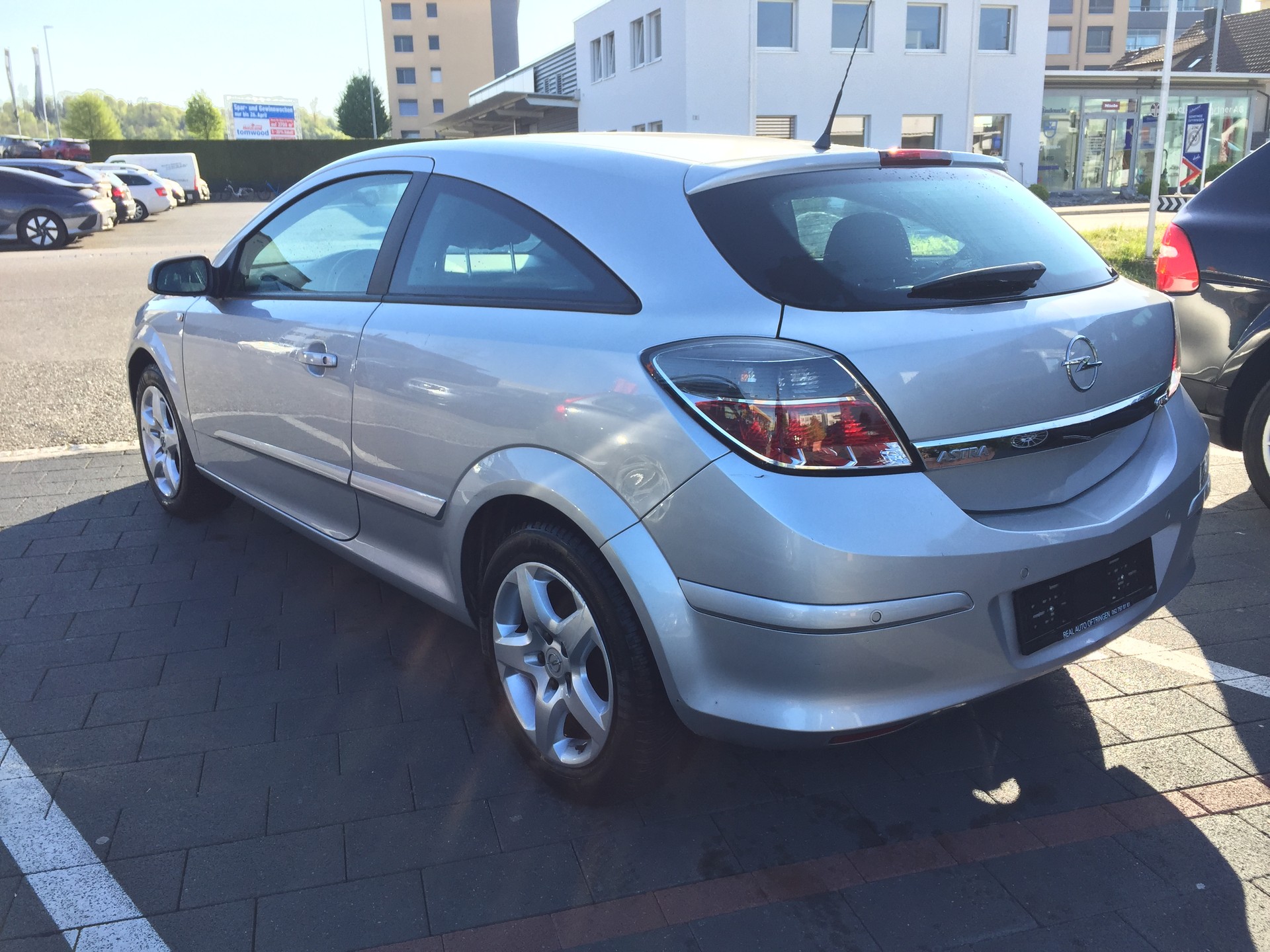 OPEL Astra GTC 1.8i 16V Enjoy-image-5