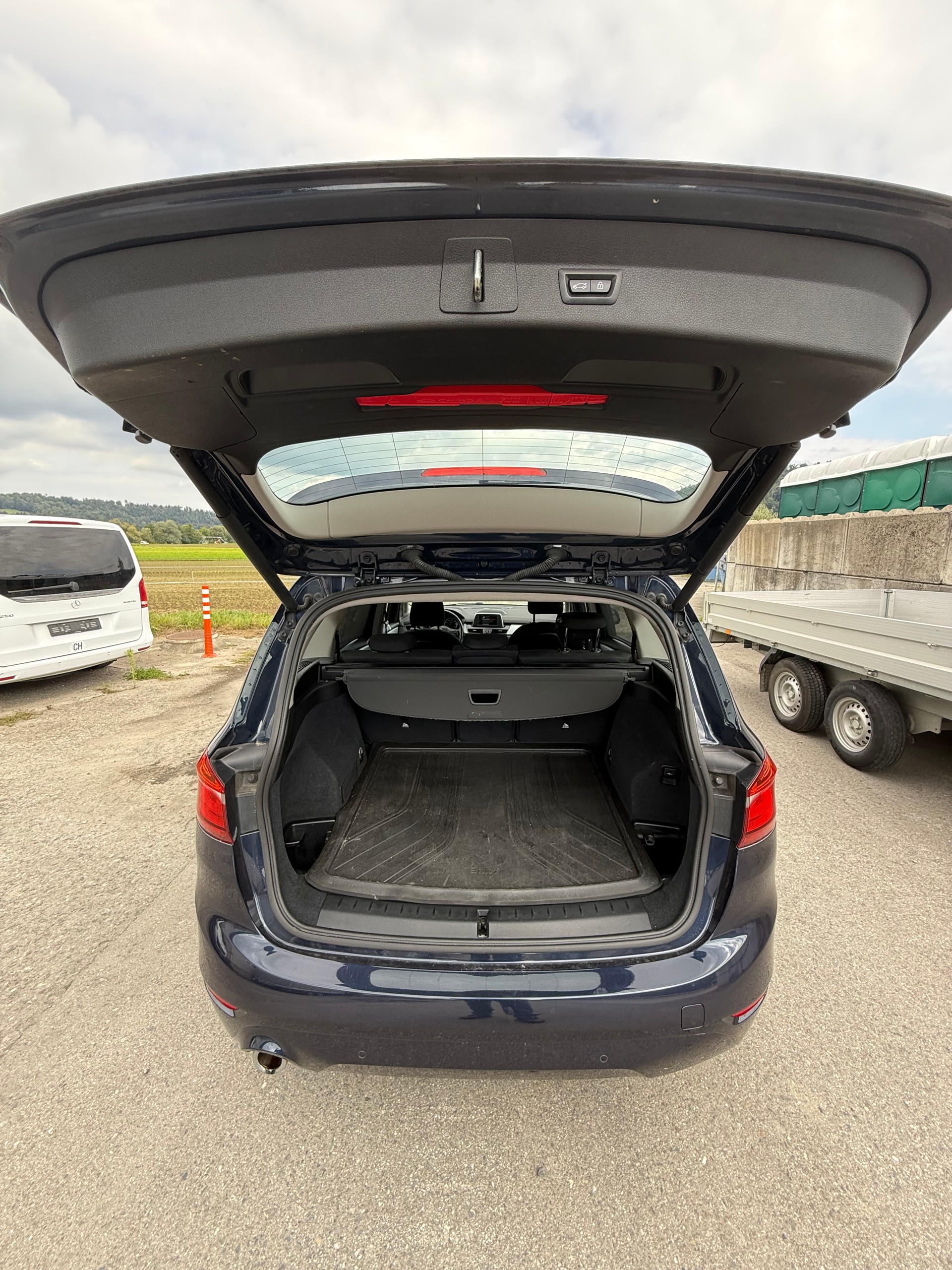 BMW 216d Gran Tourer DKG-image-9