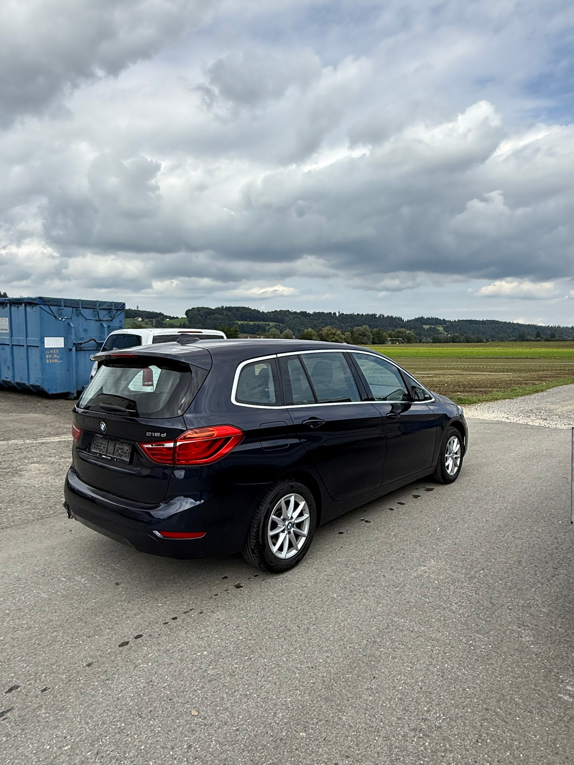 BMW 216d Gran Tourer DKG-image-5