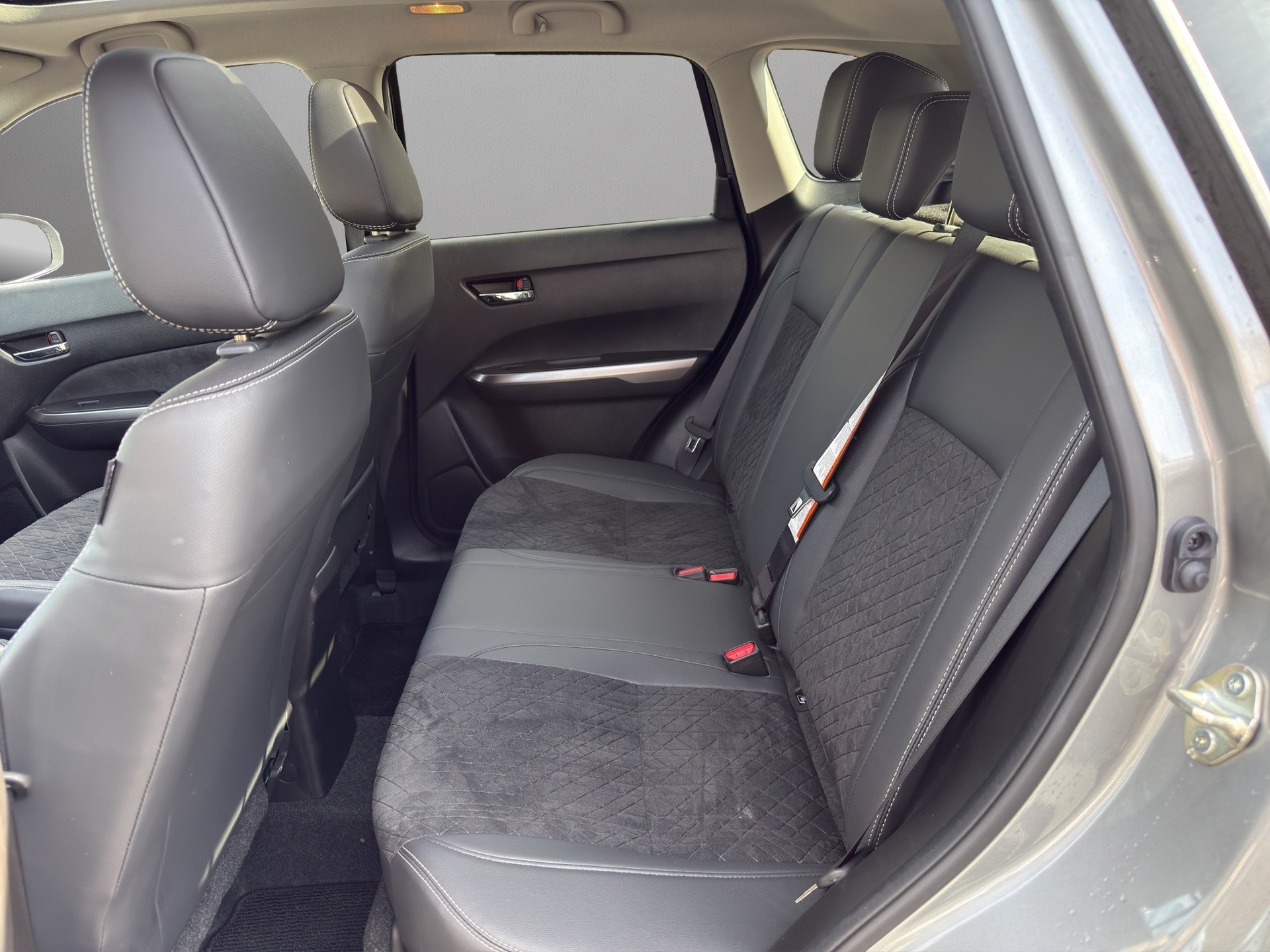 SUZUKI Vitara 1.5 Hybrid Edition 35 Top 4x4 AGS-image-5