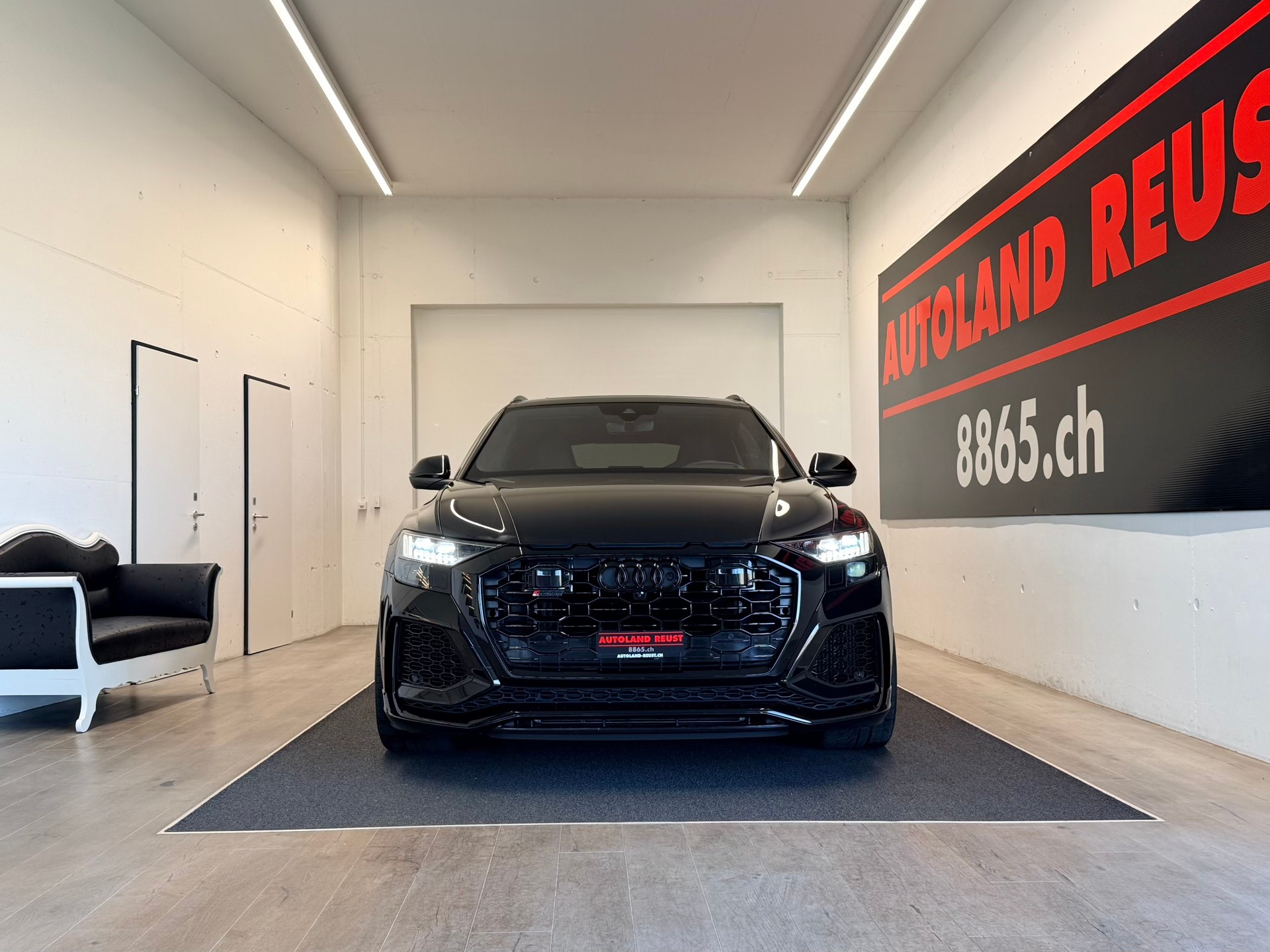 AUDI RSQ8 quattro tiptronic-image-1