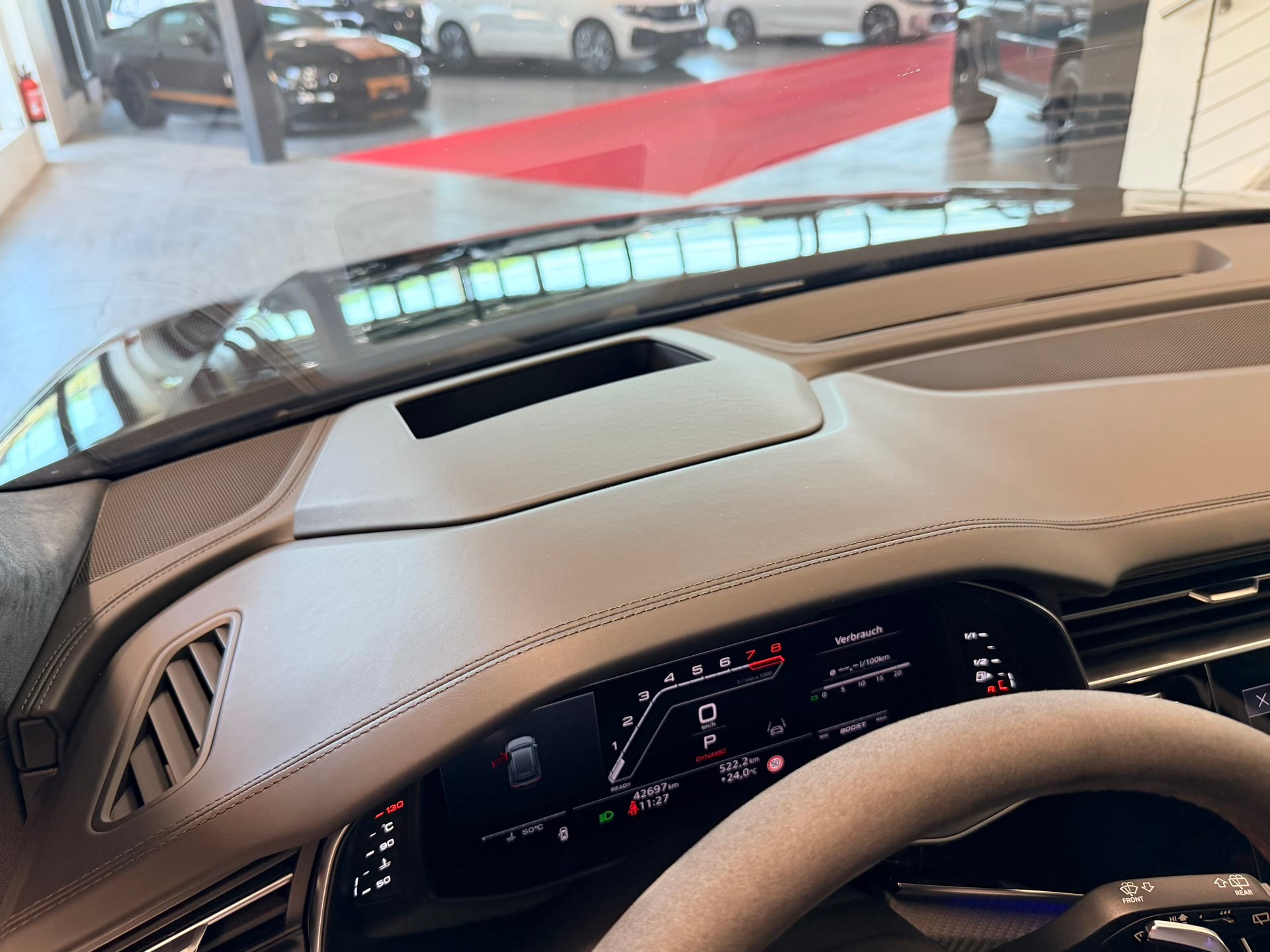 AUDI RSQ8 quattro tiptronic-image-29