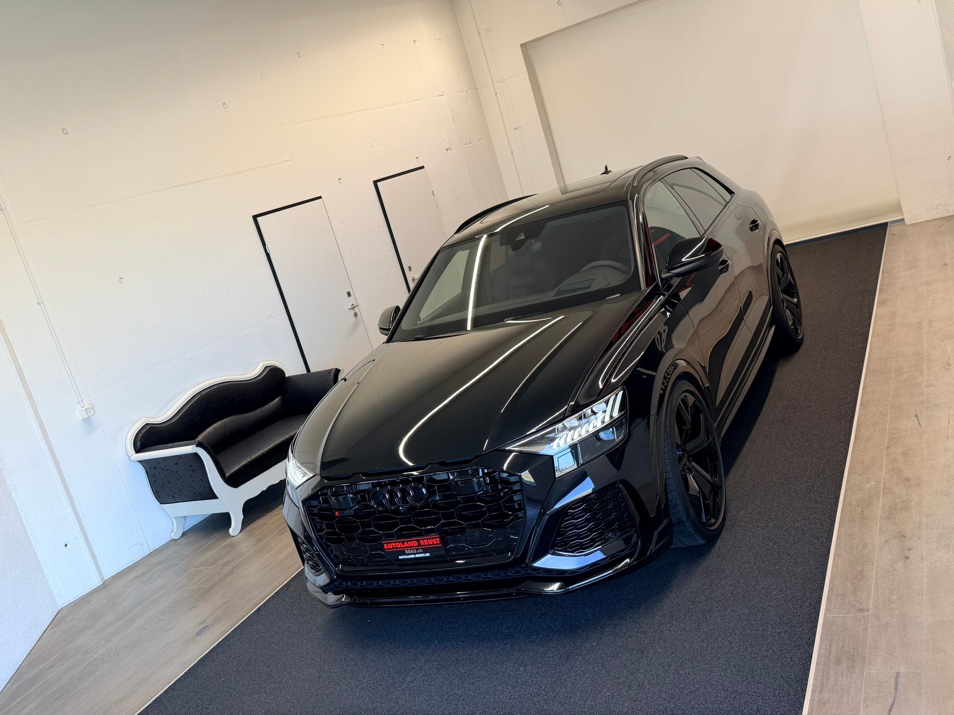 AUDI RSQ8 quattro tiptronic-image-3