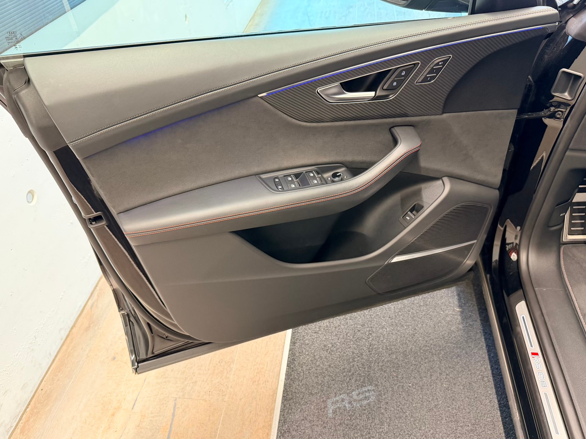 AUDI RSQ8 quattro tiptronic-image-10