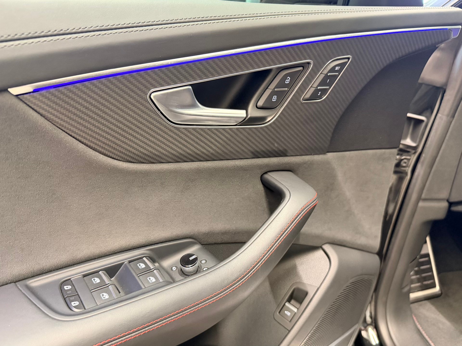 AUDI RSQ8 quattro tiptronic-image-11