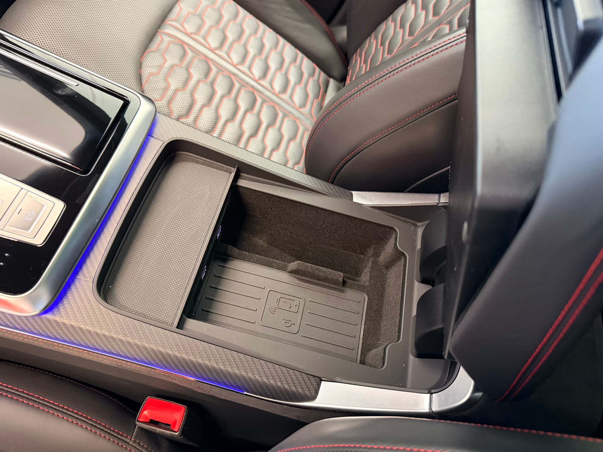 AUDI RSQ8 quattro tiptronic-image-27
