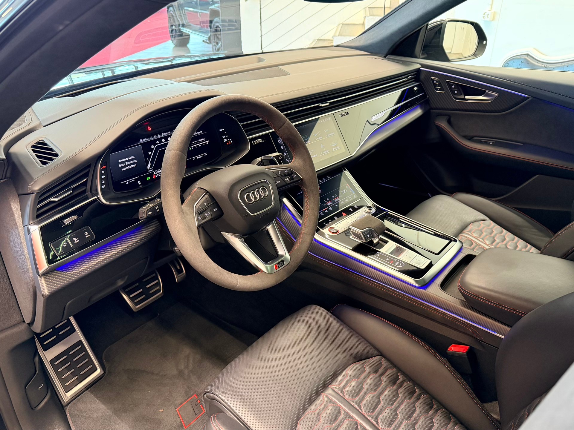 AUDI RSQ8 quattro tiptronic-image-9