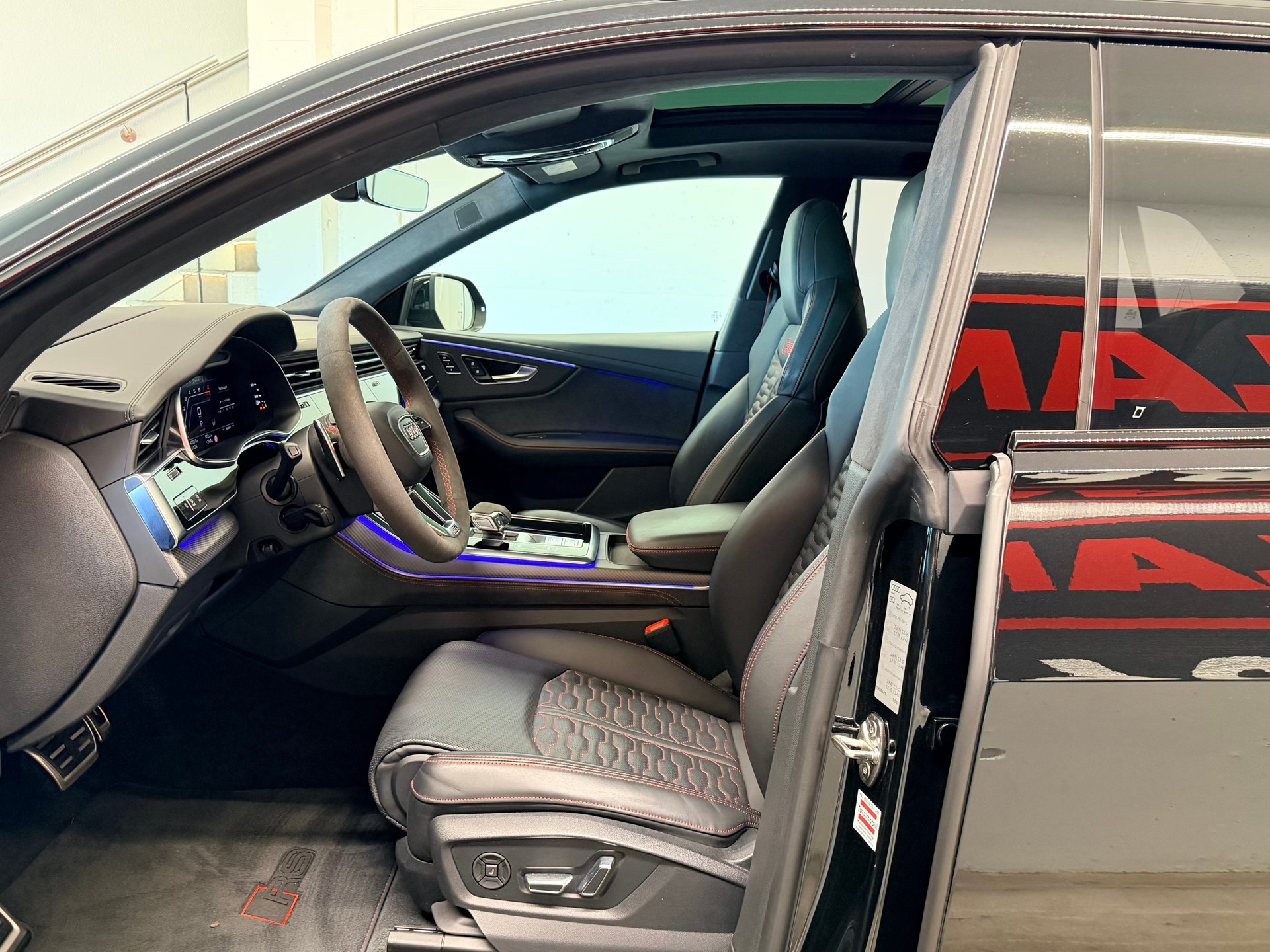 AUDI RSQ8 quattro tiptronic-image-12