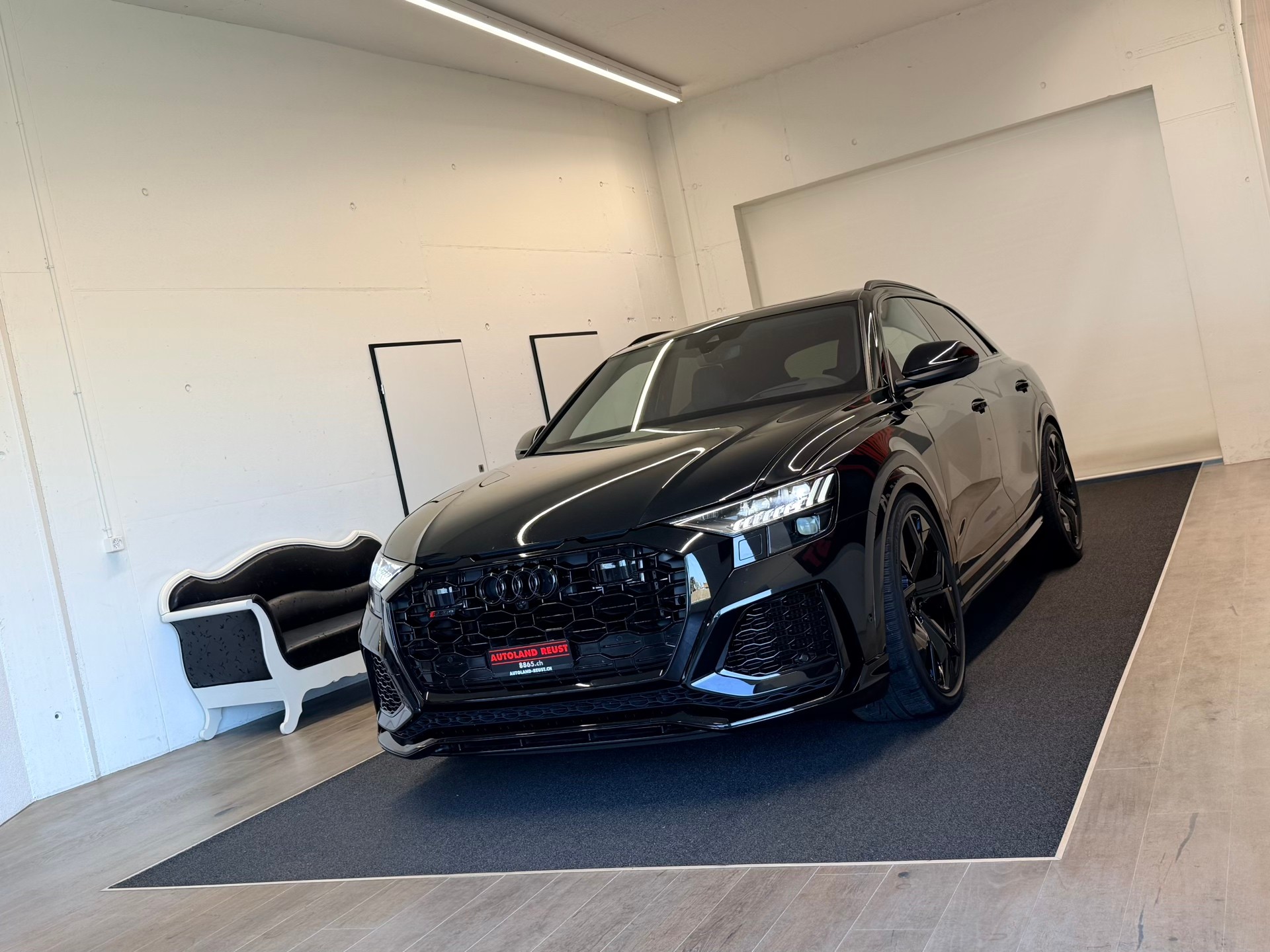 AUDI RSQ8 quattro tiptronic-image-2