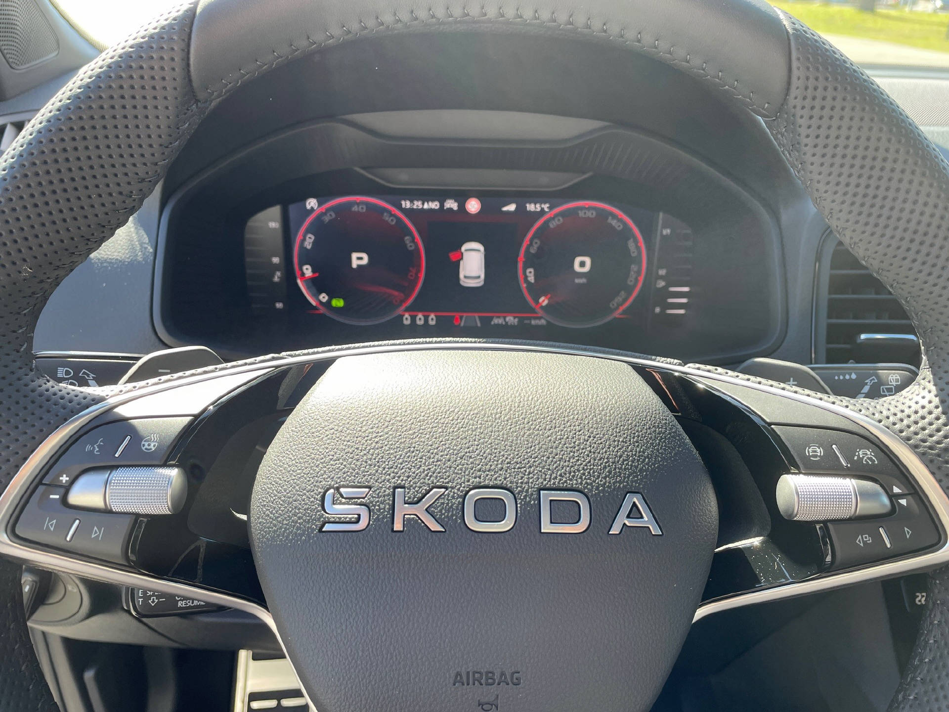 SKODA Karoq 2.0 TSI SportLine 4x4 DSG-image-5