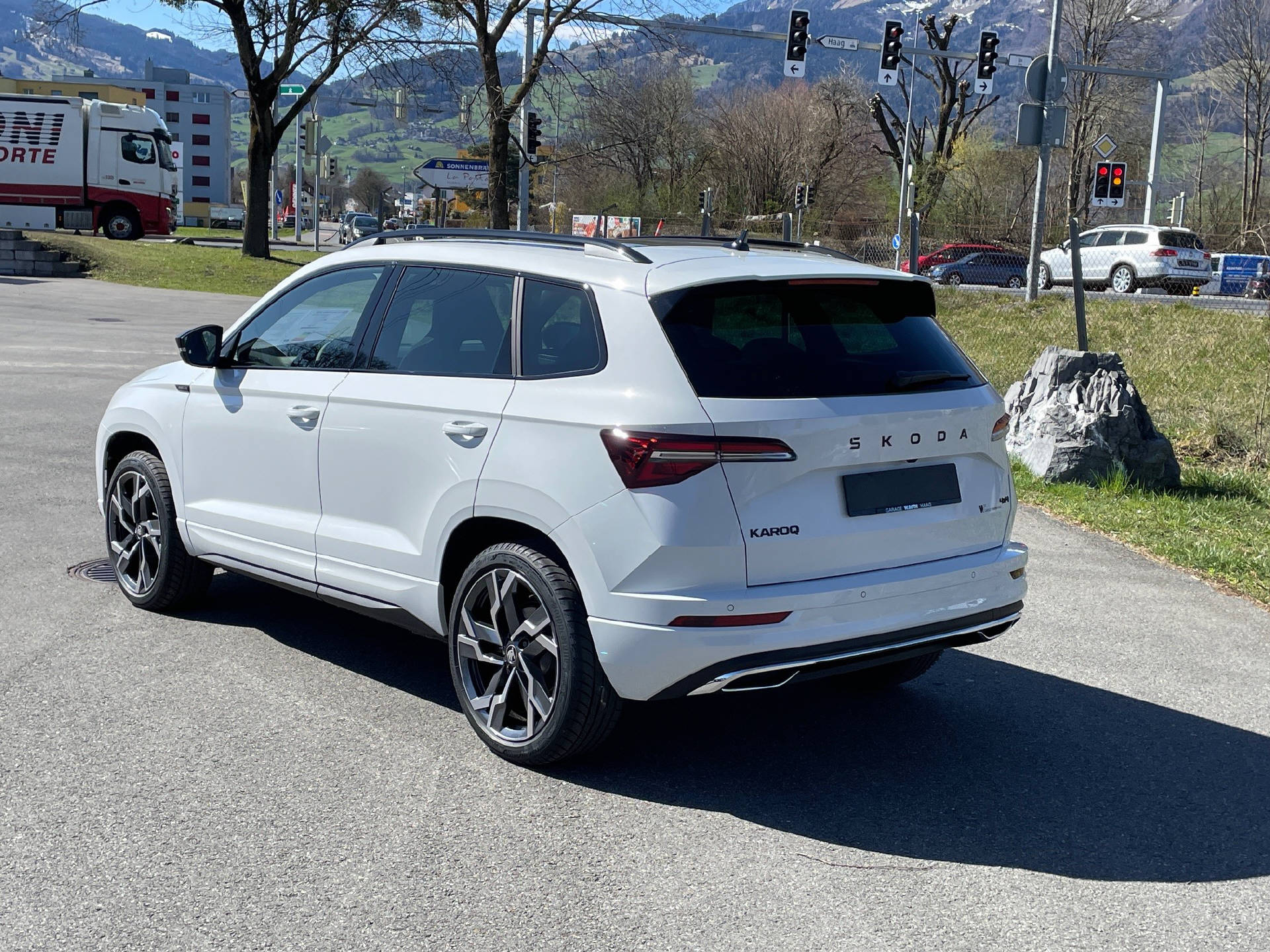 SKODA Karoq 2.0 TSI SportLine 4x4 DSG-image-2