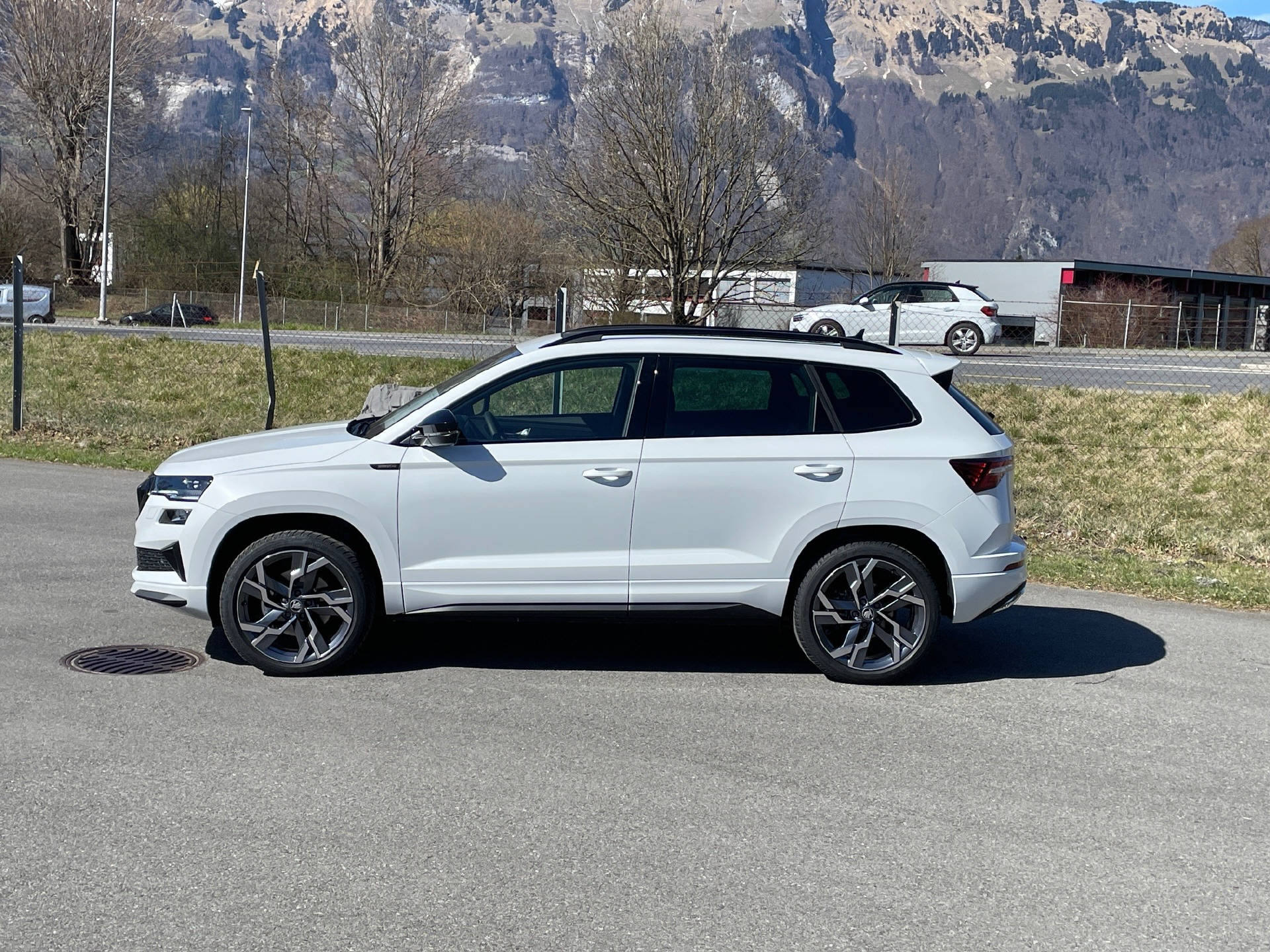 SKODA Karoq 2.0 TSI SportLine 4x4 DSG-image-1
