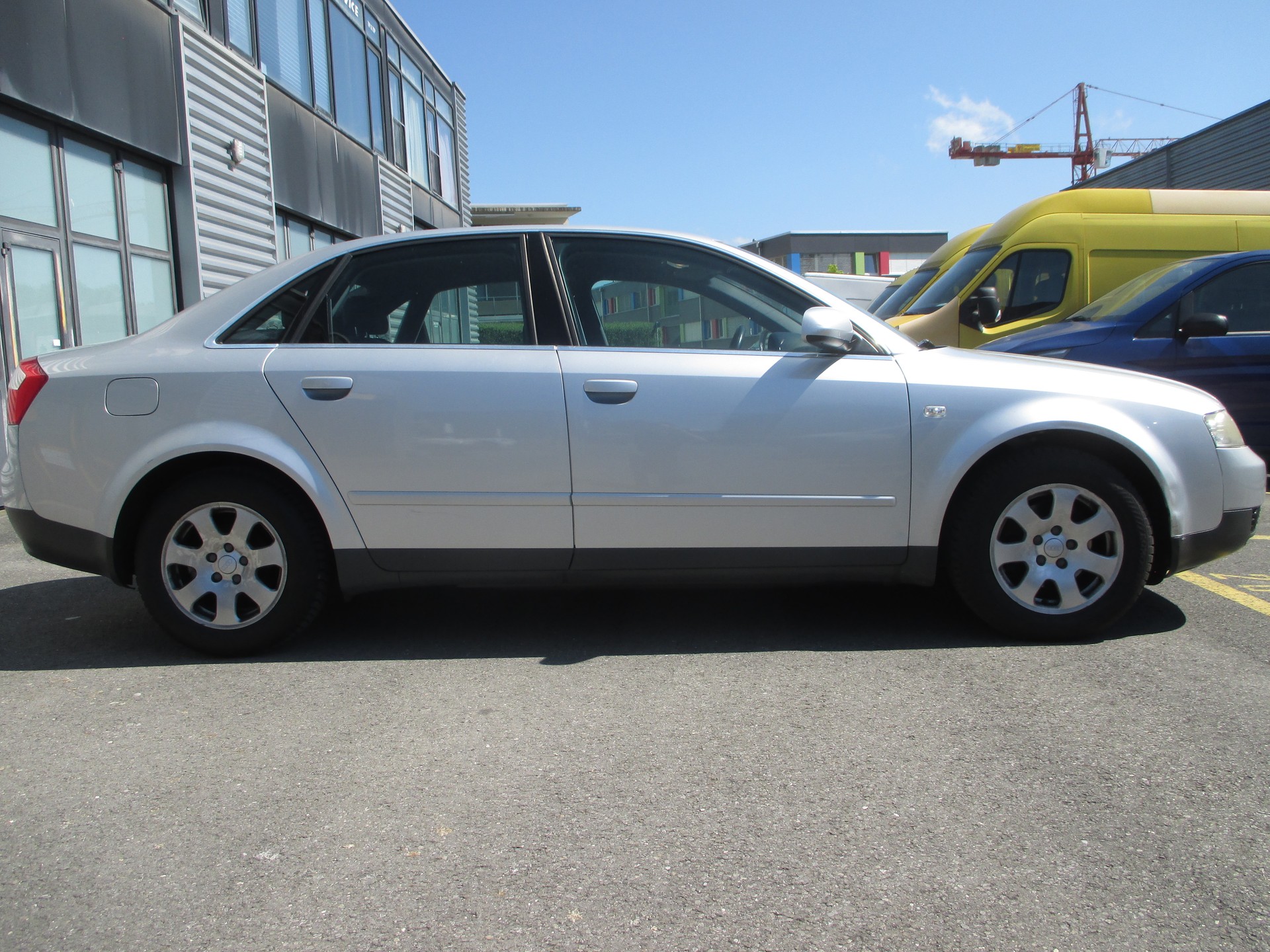 AUDI A4 2.0-image-2