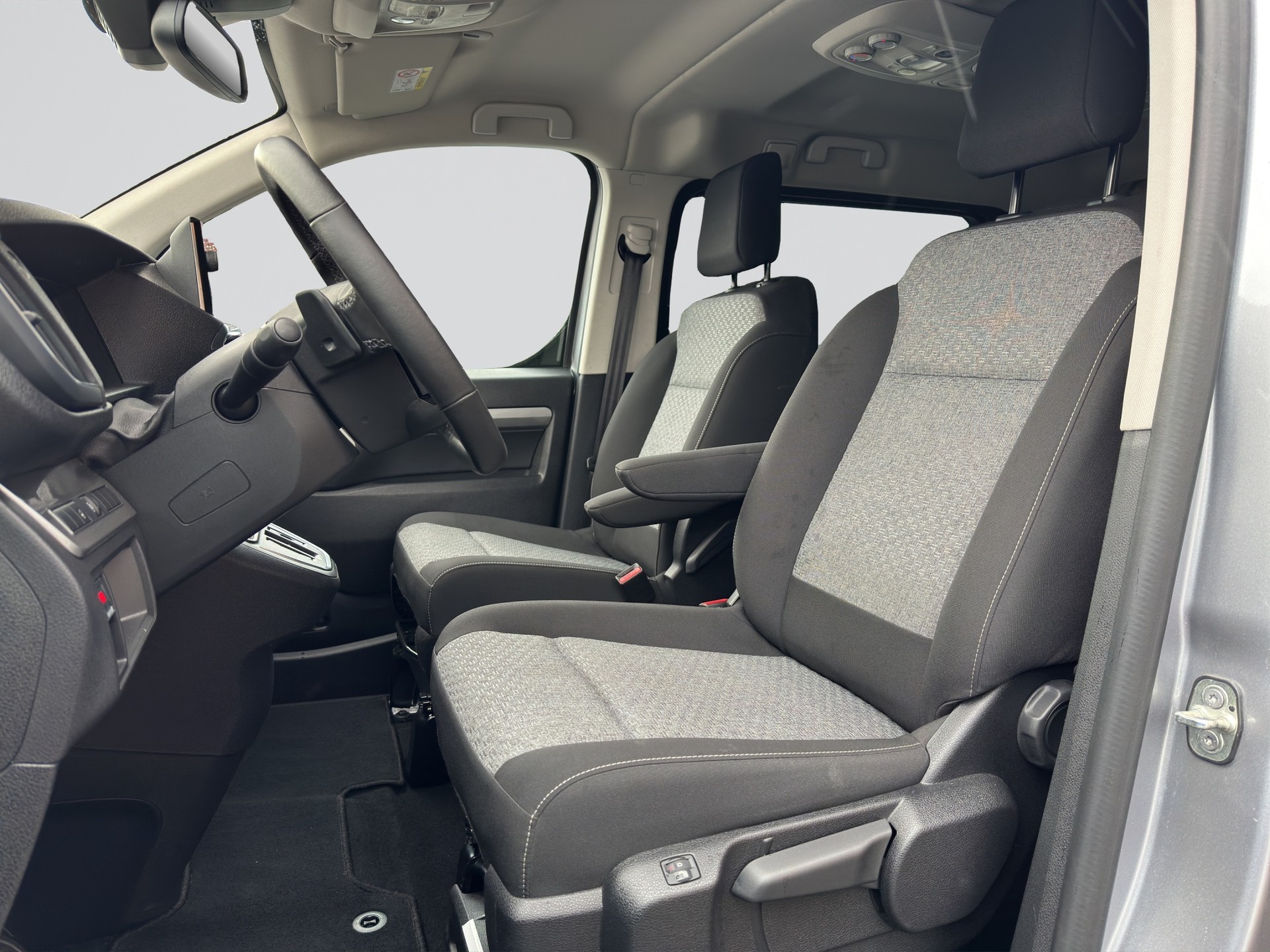 TOYOTA Proace Verso 2.0 D-4D 8Pl. L2-image-5