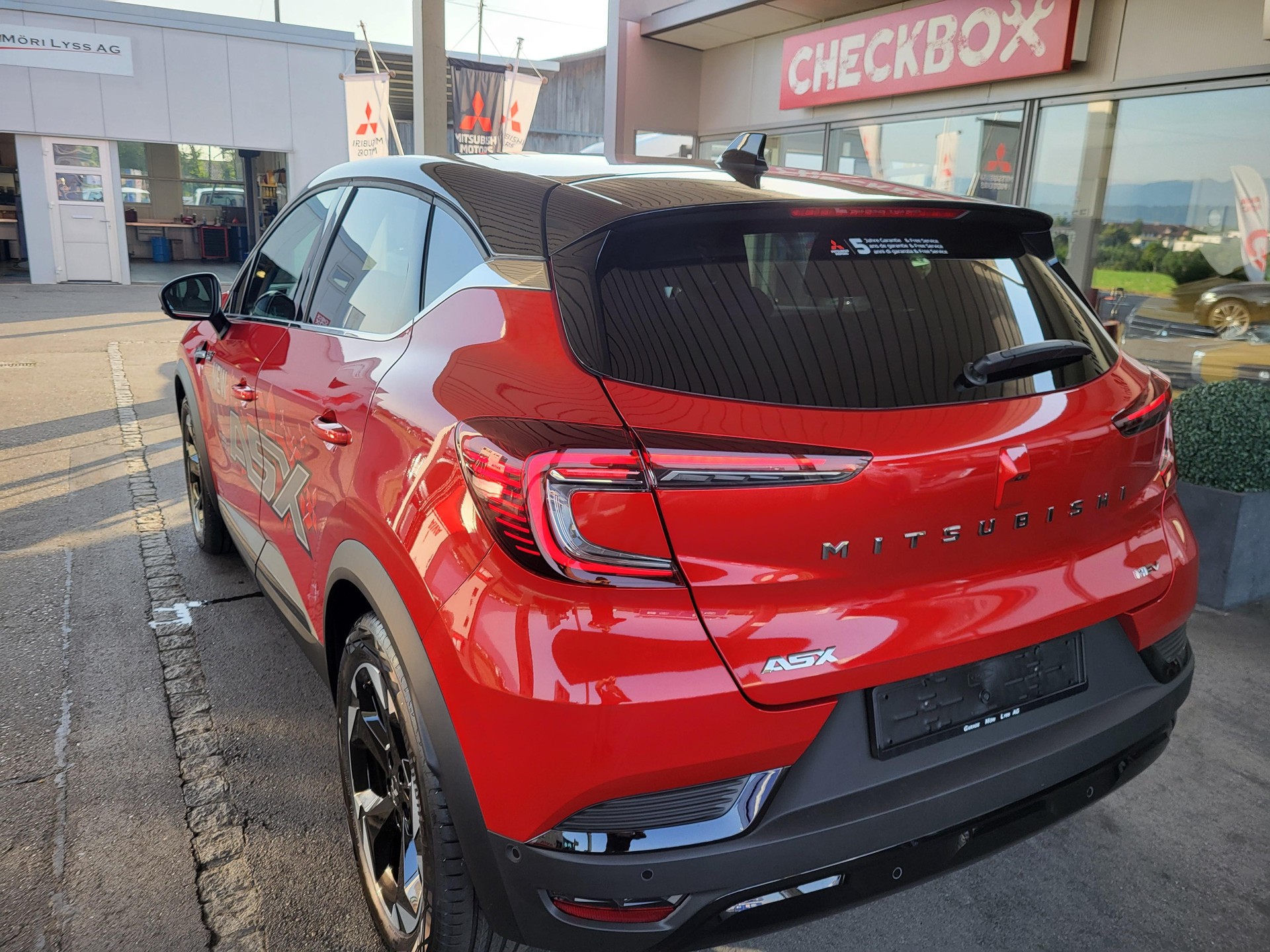 MITSUBISHI ASX 1.6 HEV Instyle-image-1