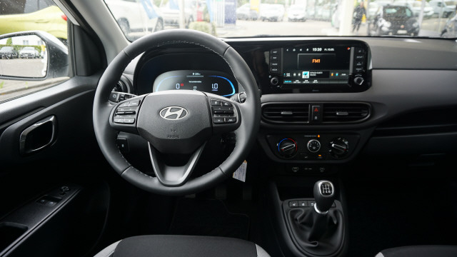 HYUNDAI i10 1.2 Amplia-image-10