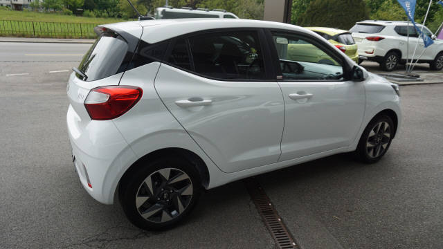 HYUNDAI i10 1.2 Amplia-image-3