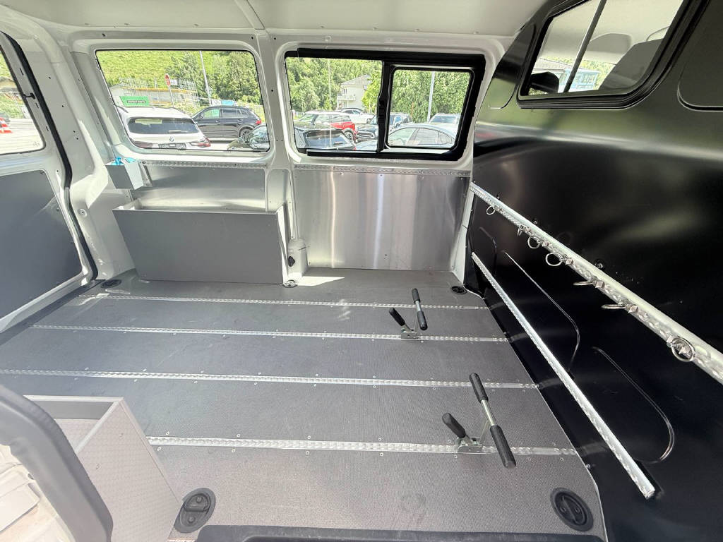 VW T6.1 combi 3000 2.0 TDI 150 DSG 4motion-image-6