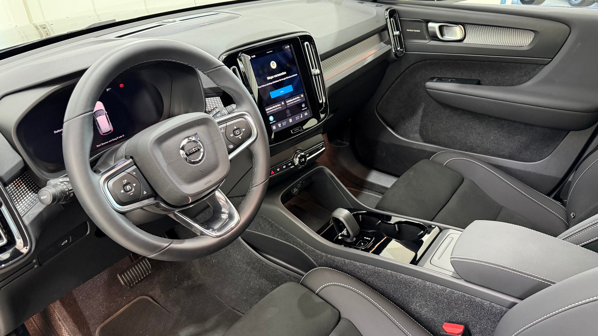 VOLVO EX40 Twin Plus AWD-image-3