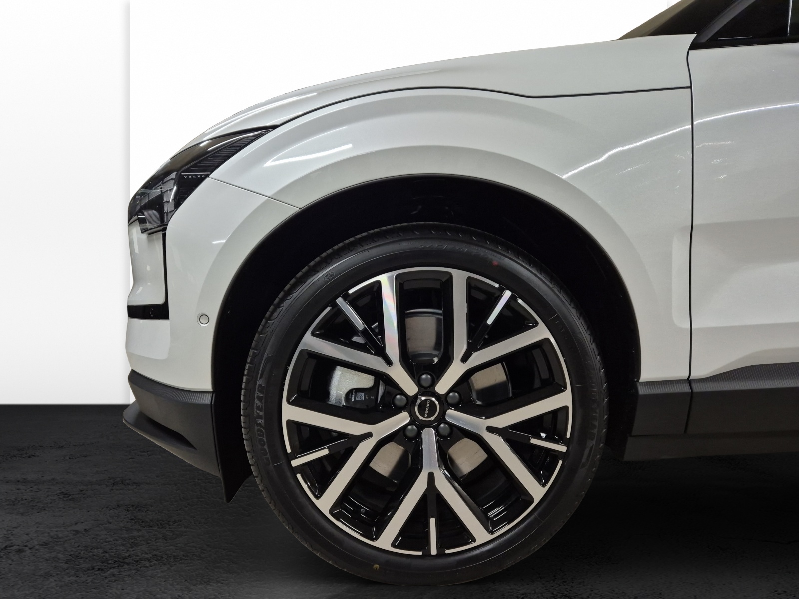 VOLVO EX30 E60 Twin Ultra Performance AWD-image-19
