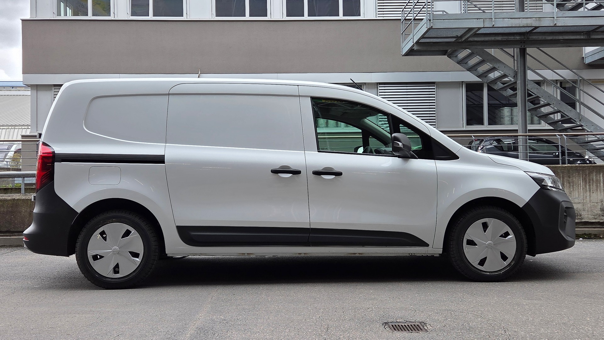 NISSAN EV45 22 kw Acenta-image-6