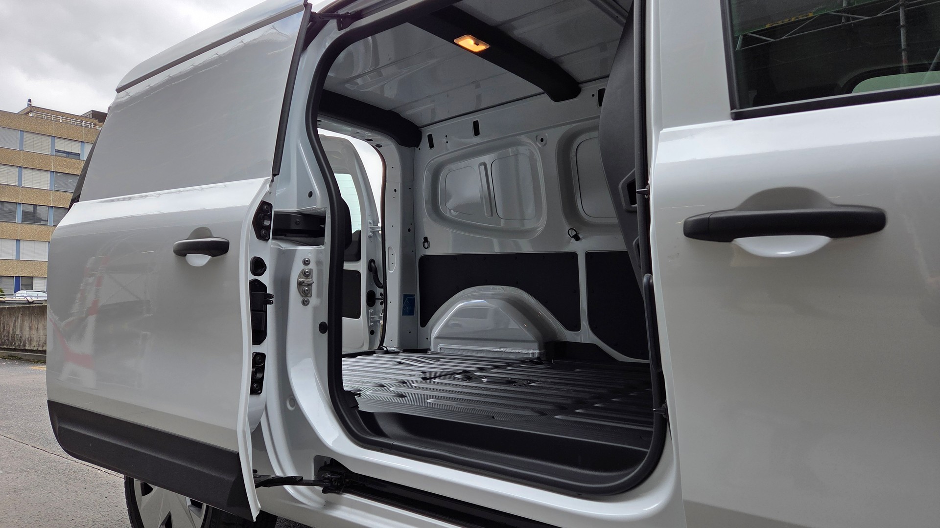 NISSAN EV45 22 kw Acenta-image-4