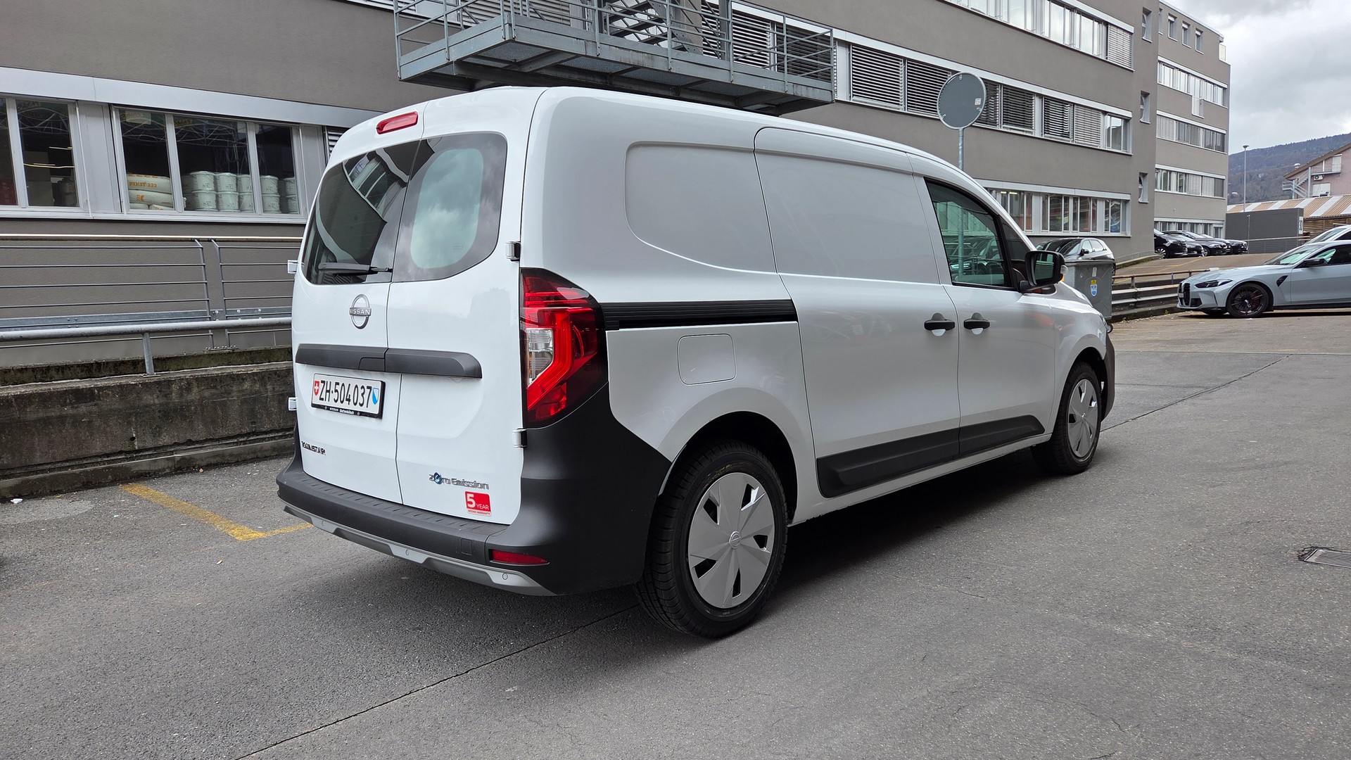 NISSAN EV45 22 kw Acenta-image-1