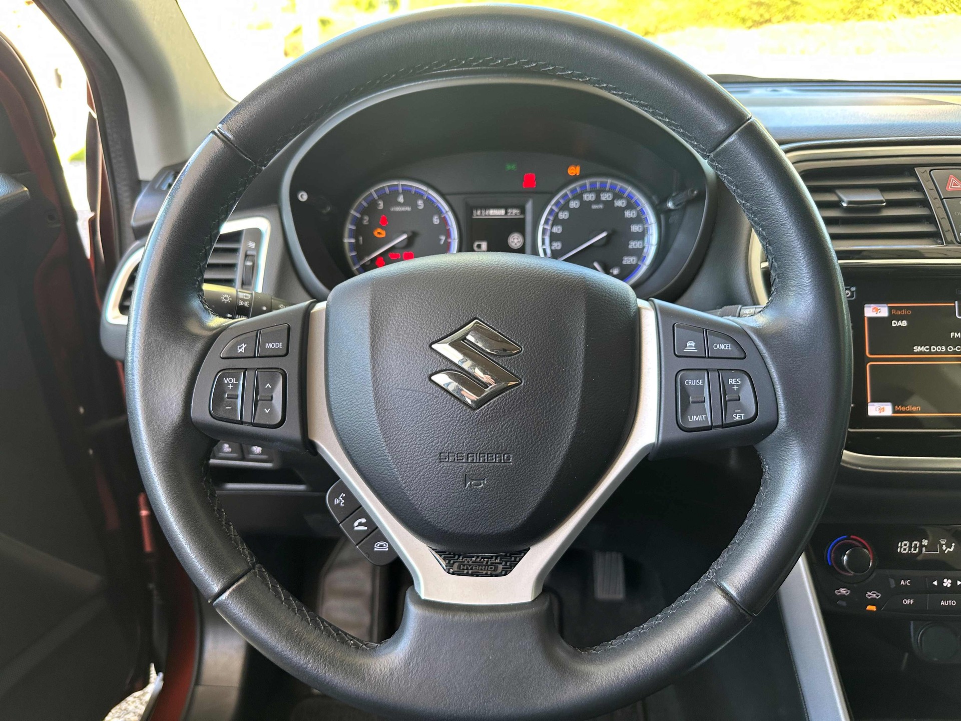 SUZUKI SX4 S-Cross 1.4 T Generation Hybrid 4x4-image-9