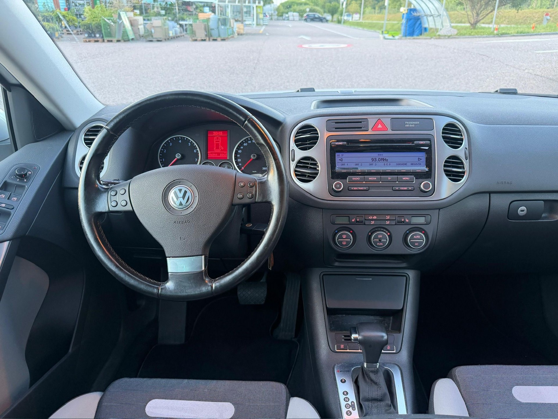 VW Tiguan 2.0 TSI Sport&Style Tiptronic-image-14