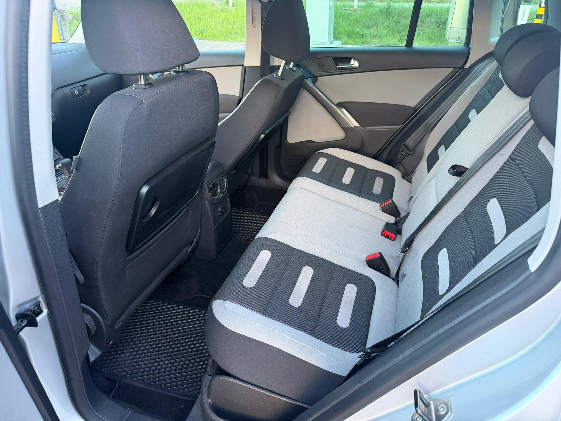 VW Tiguan 2.0 TSI Sport&Style Tiptronic-image-12