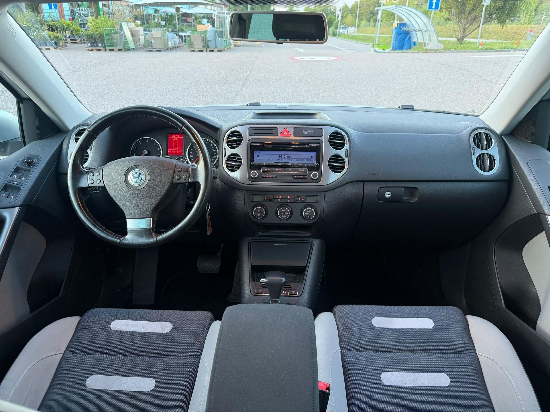 VW Tiguan 2.0 TSI Sport&Style Tiptronic-image-9