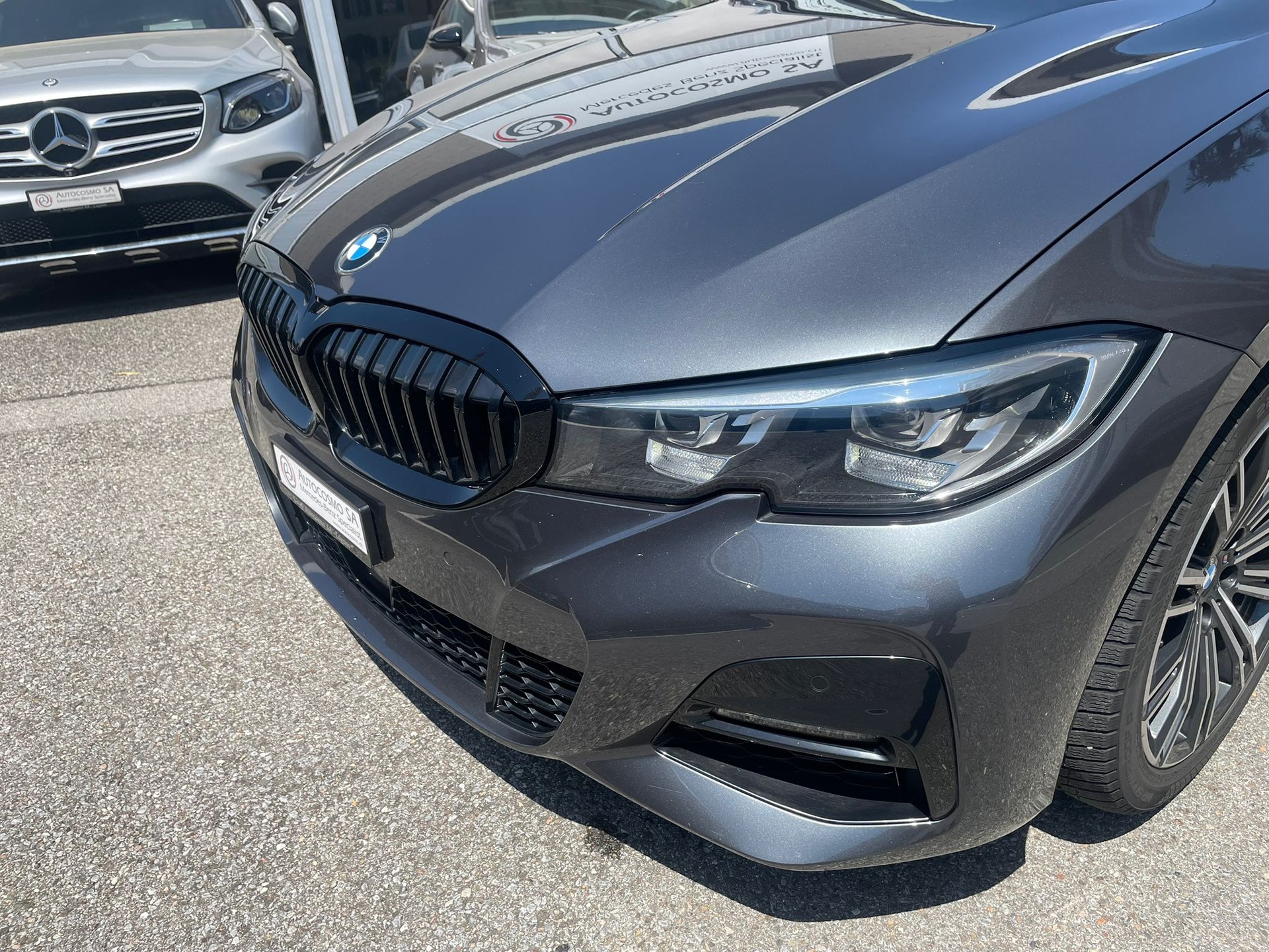 BMW 330i xDrive Pure M Sport Steptronic-image-15