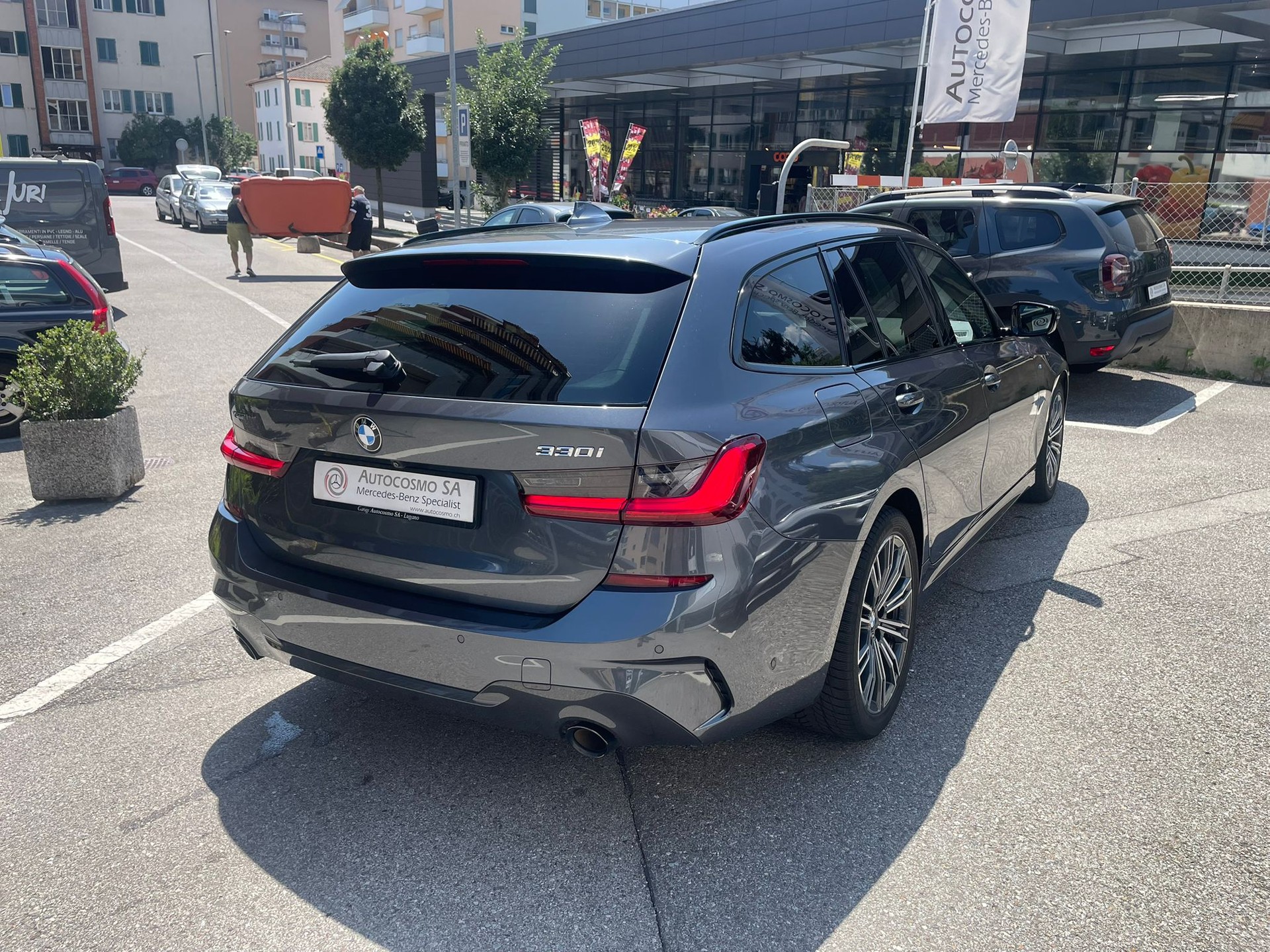 BMW 330i xDrive Pure M Sport Steptronic-image-3