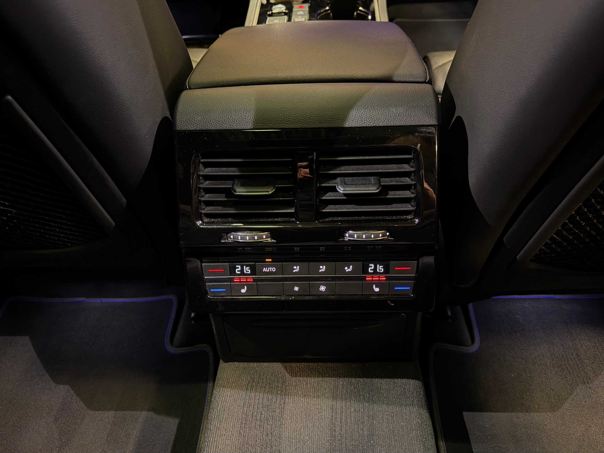 VW Touareg 3.0 TSI eHybrid R Tiptronic | Absolute Vollausstattung | 1. Hand | CH-Fzg. | CarVertical-image-25