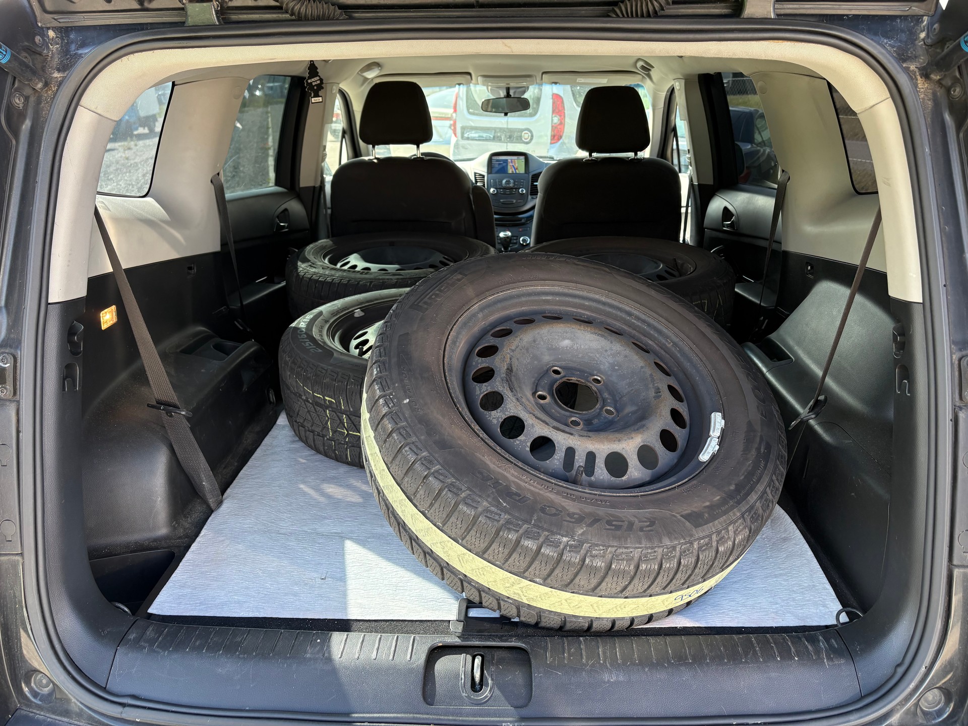 CHEVROLET Orlando 2.0 VCDi LS-image-8