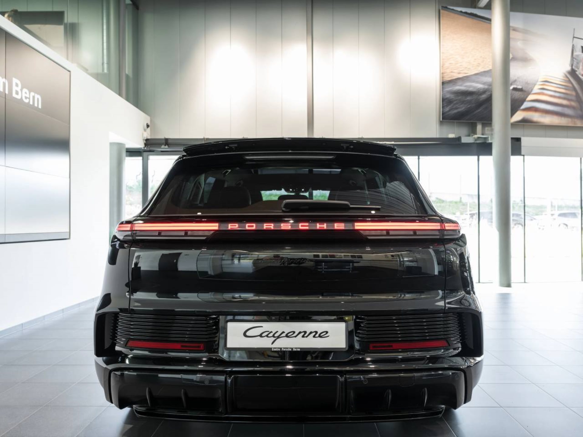 PORSCHE Cayenne Electric-image-5