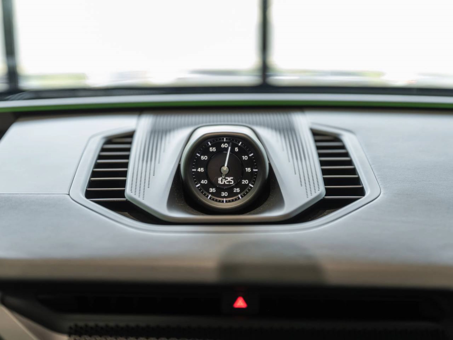 PORSCHE Cayenne Electric-image-30